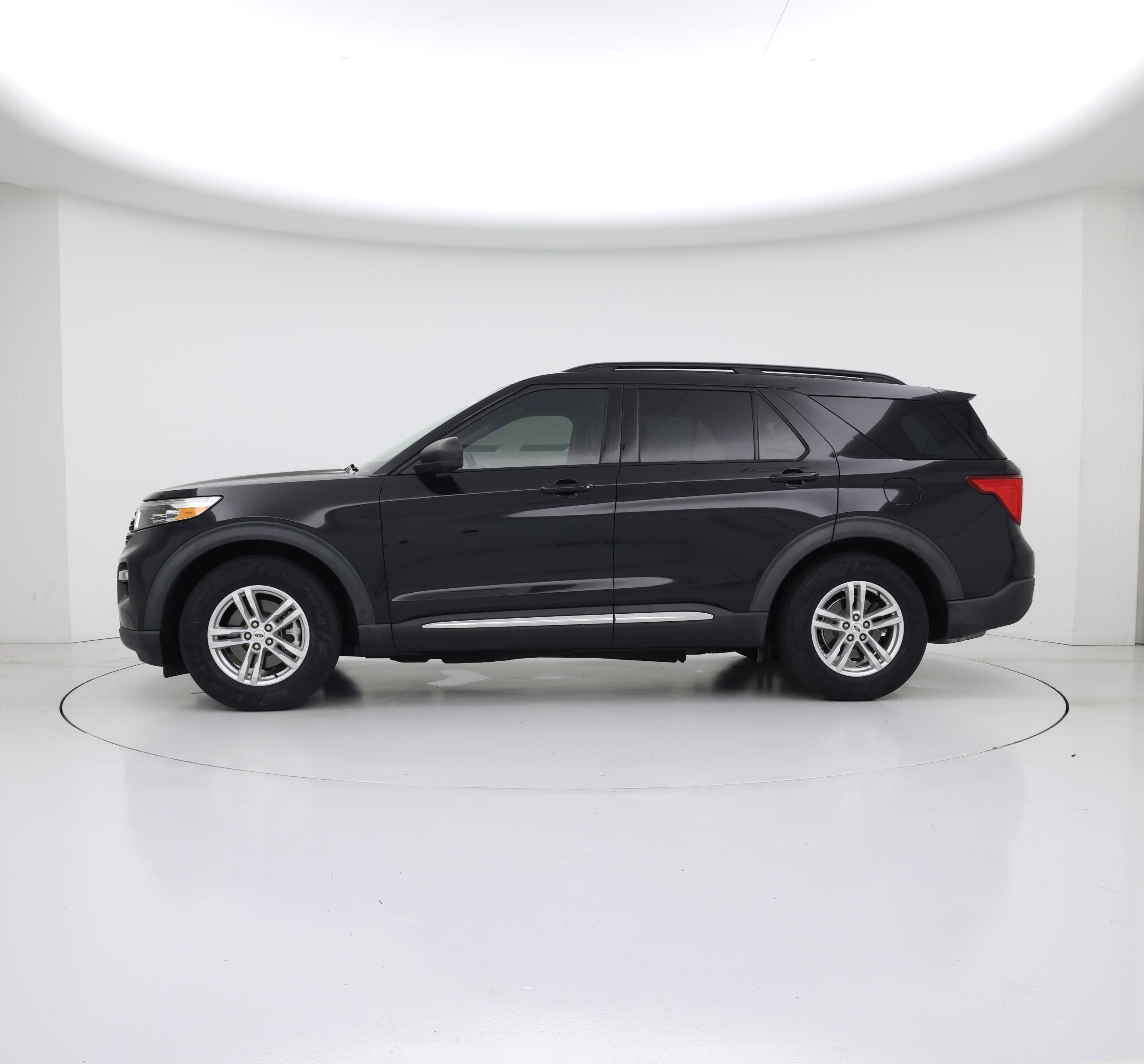 Thumbnail: 2021 Ford Explorer - 3