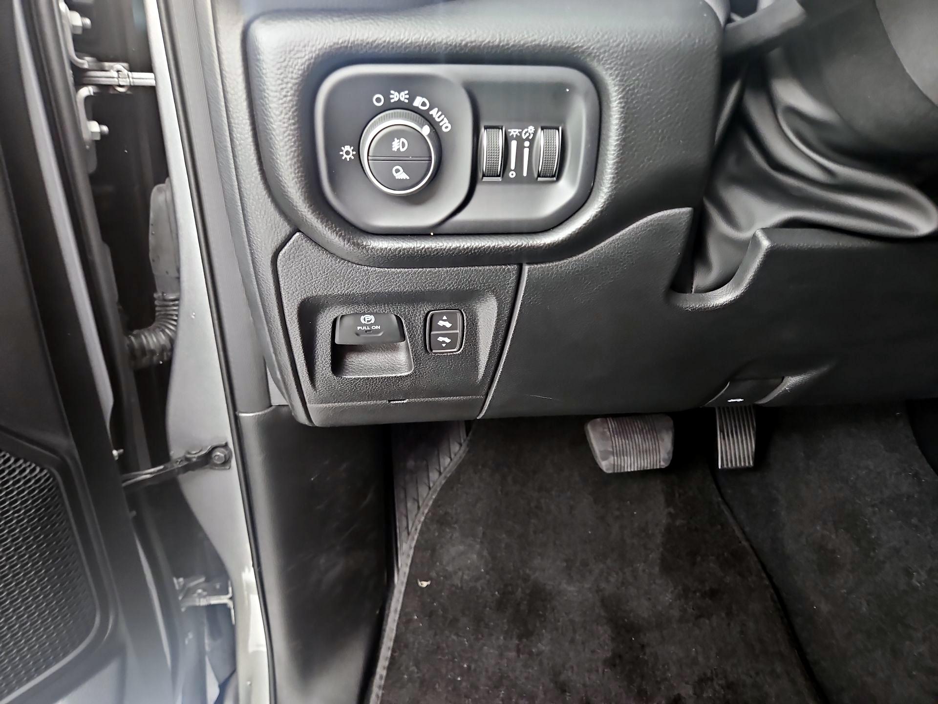 Thumbnail: 2025 RAM 1500 - 13