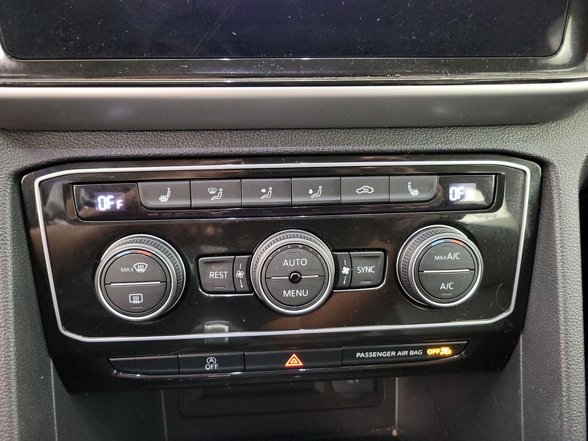 Thumbnail: 2023 Volkswagen Atlas - 16