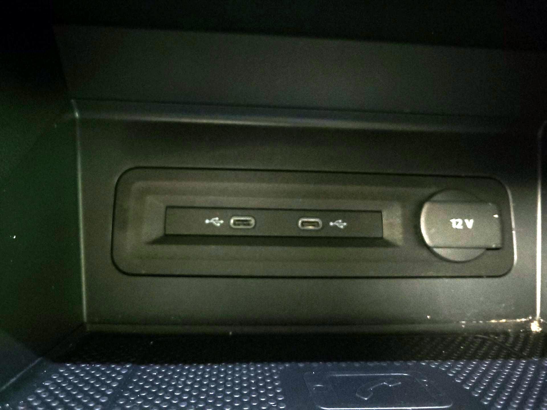 Thumbnail: 2023 Volkswagen Atlas - 18