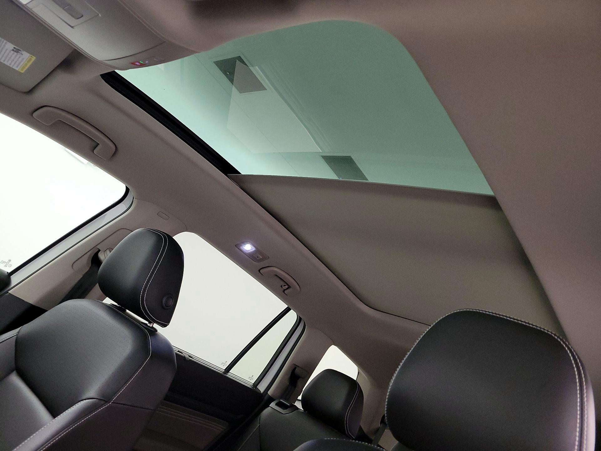 Thumbnail: 2023 Volkswagen Atlas - 19