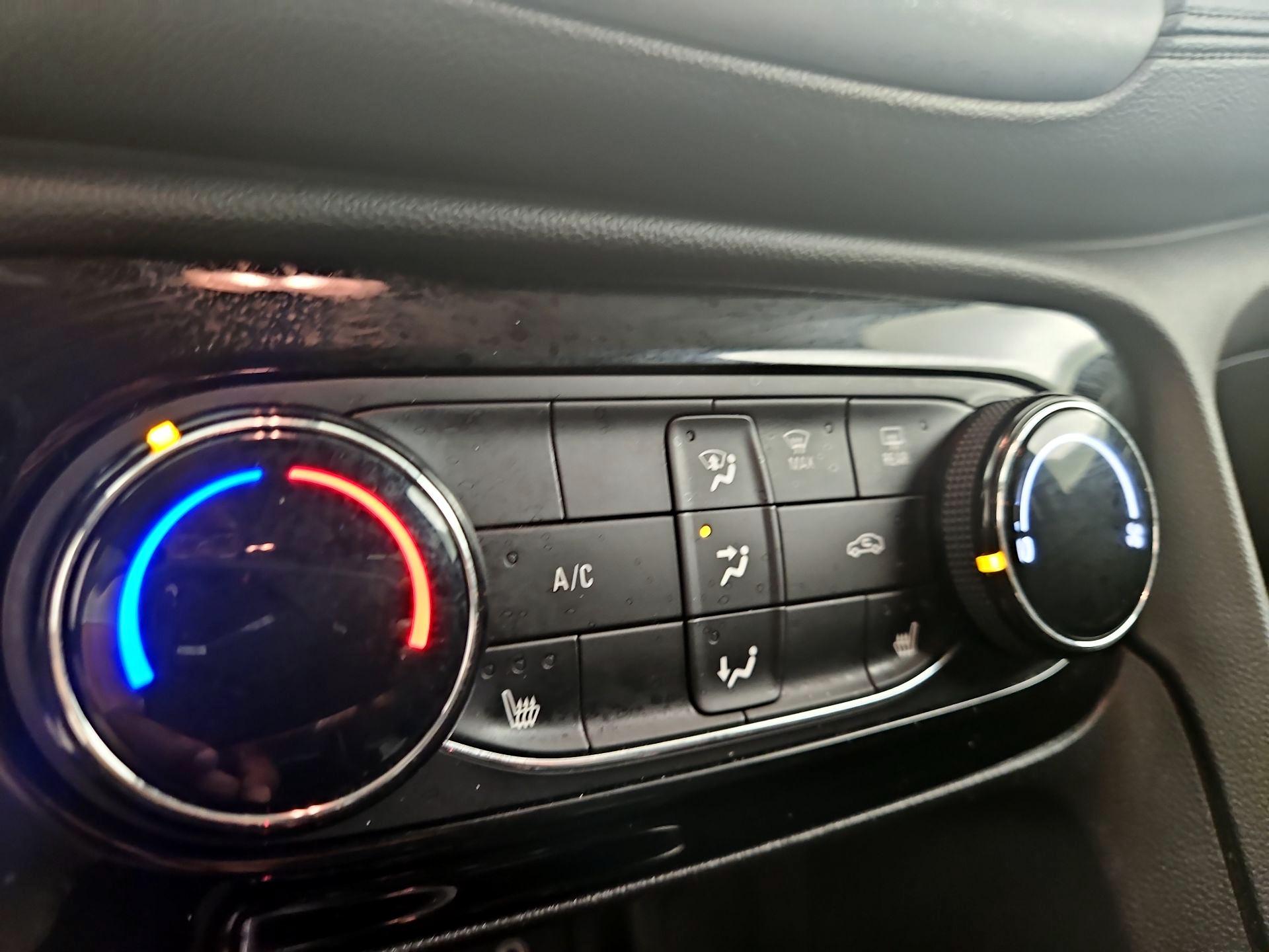 Thumbnail: 2022 Buick Encore GX - 16