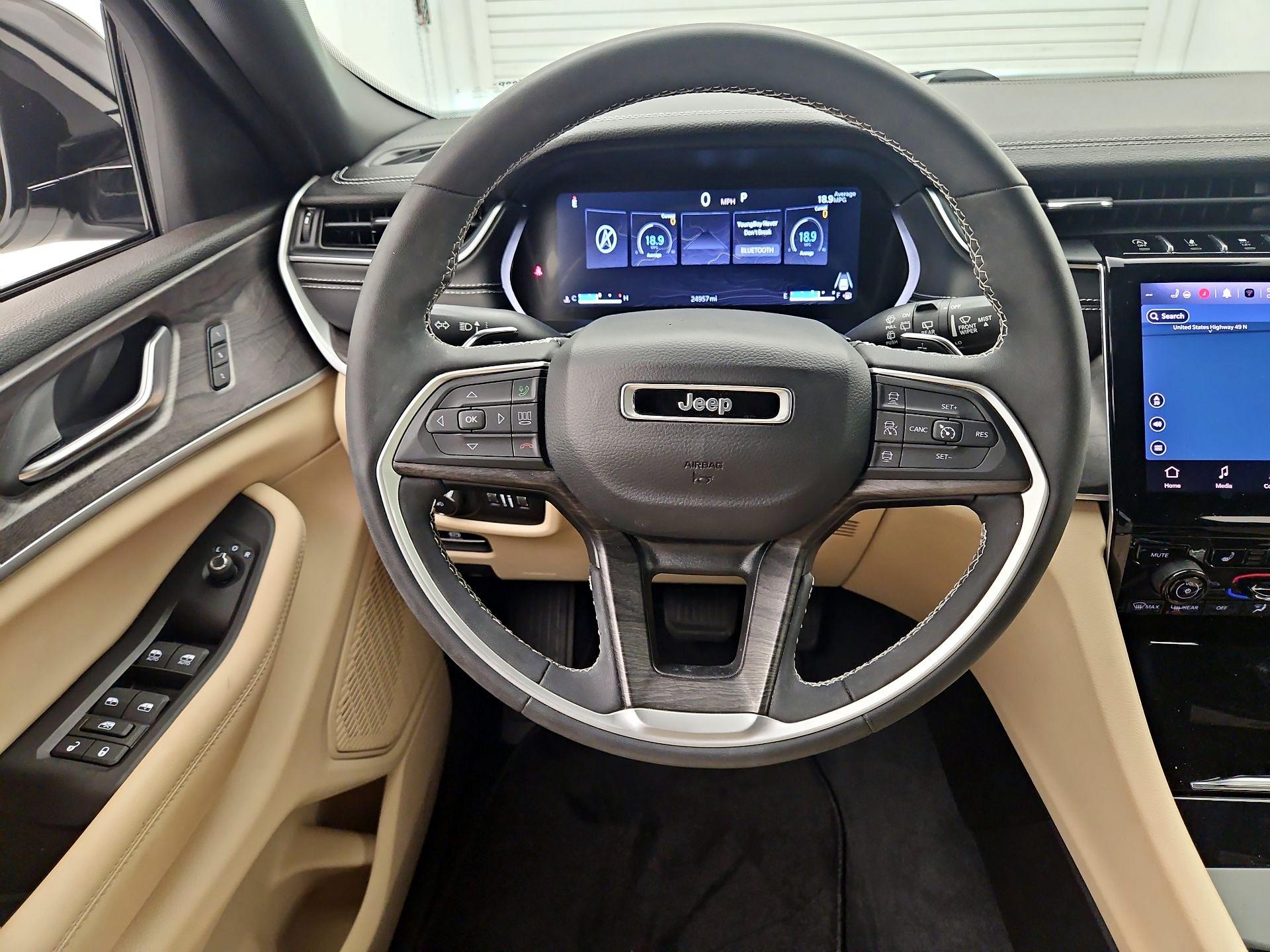 Thumbnail: 2023 Jeep Grand Cherokee - 10