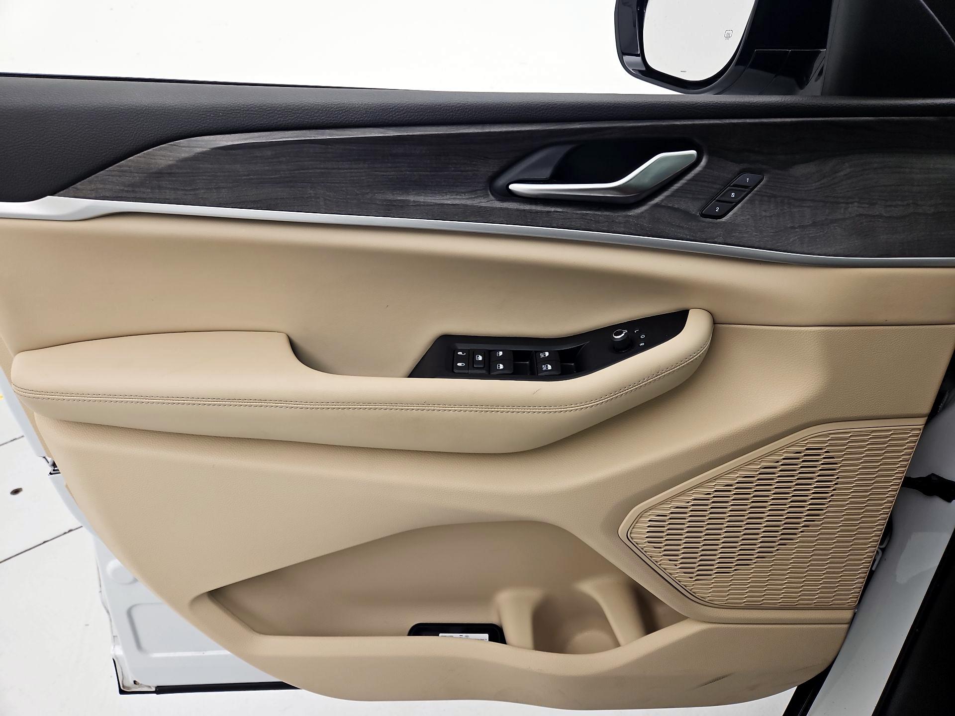 Thumbnail: 2023 Jeep Grand Cherokee - 12