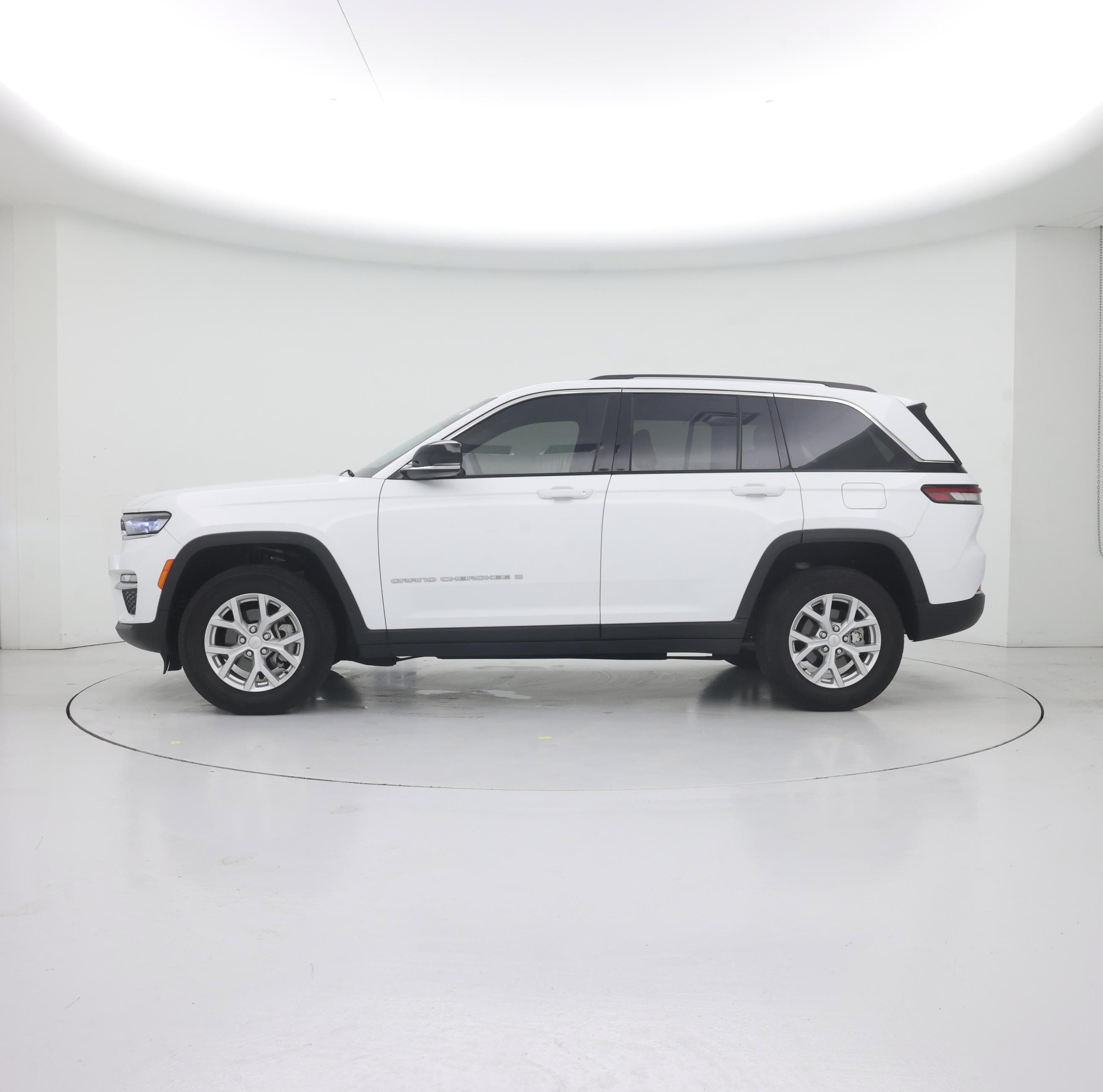 Thumbnail: 2023 Jeep Grand Cherokee - 3