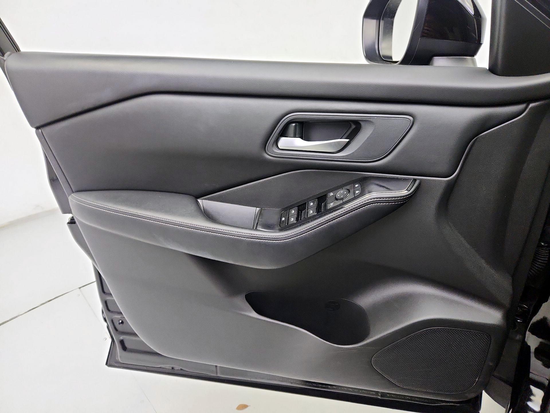 Thumbnail: 2025 Nissan Rogue - 12