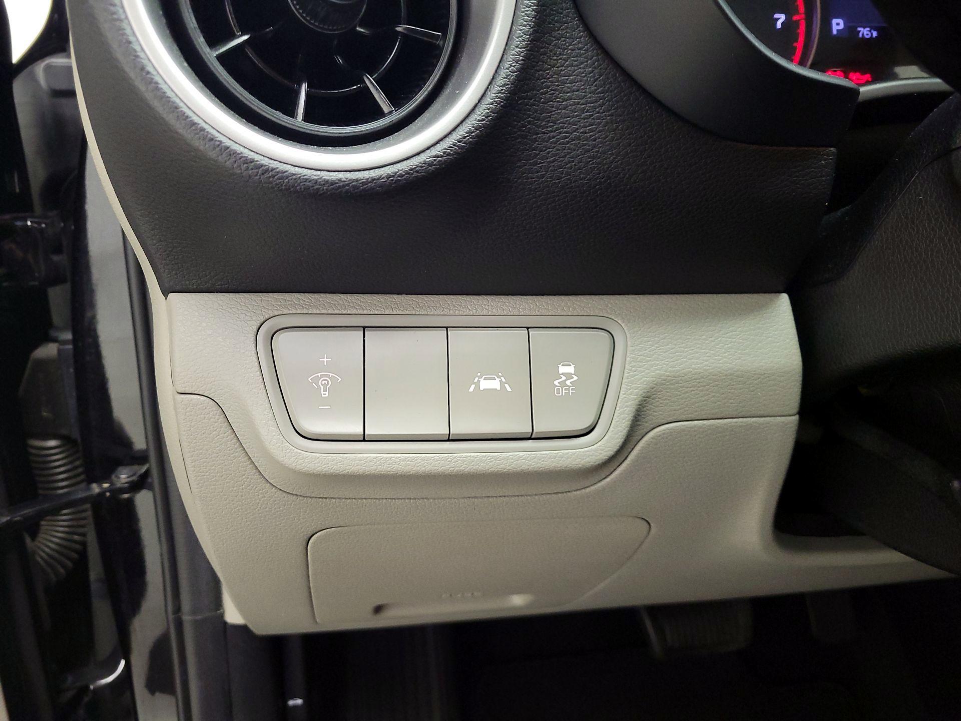 Thumbnail: 2021 Kia Forte - 13