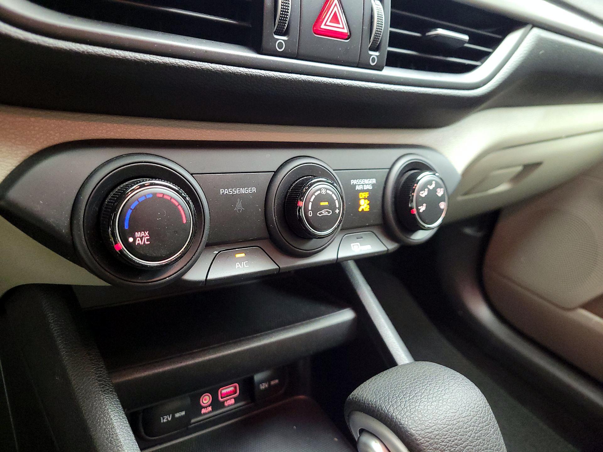 Thumbnail: 2021 Kia Forte - 16