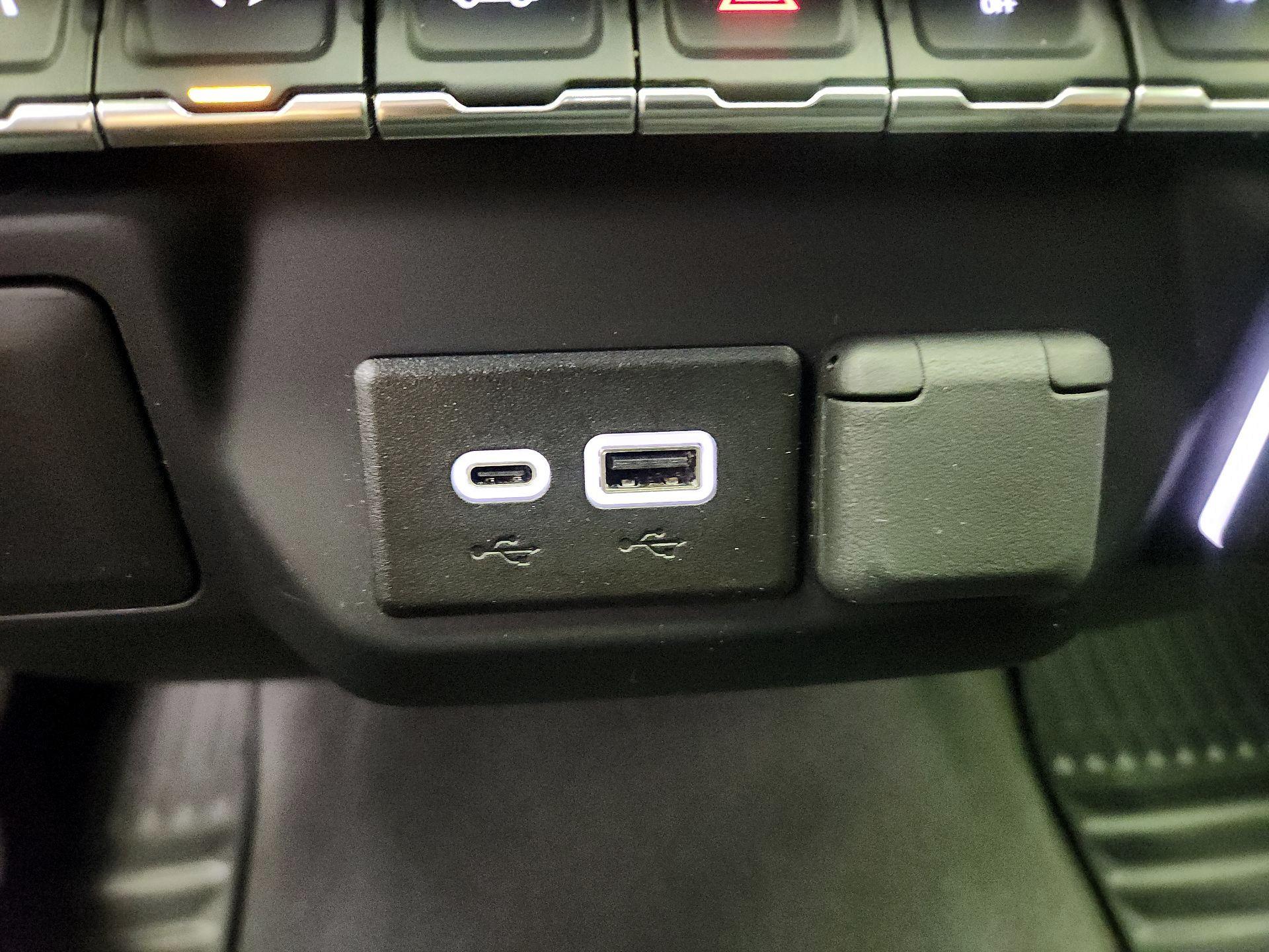 Thumbnail: 2024 Chevrolet Silverado 1500 - 18