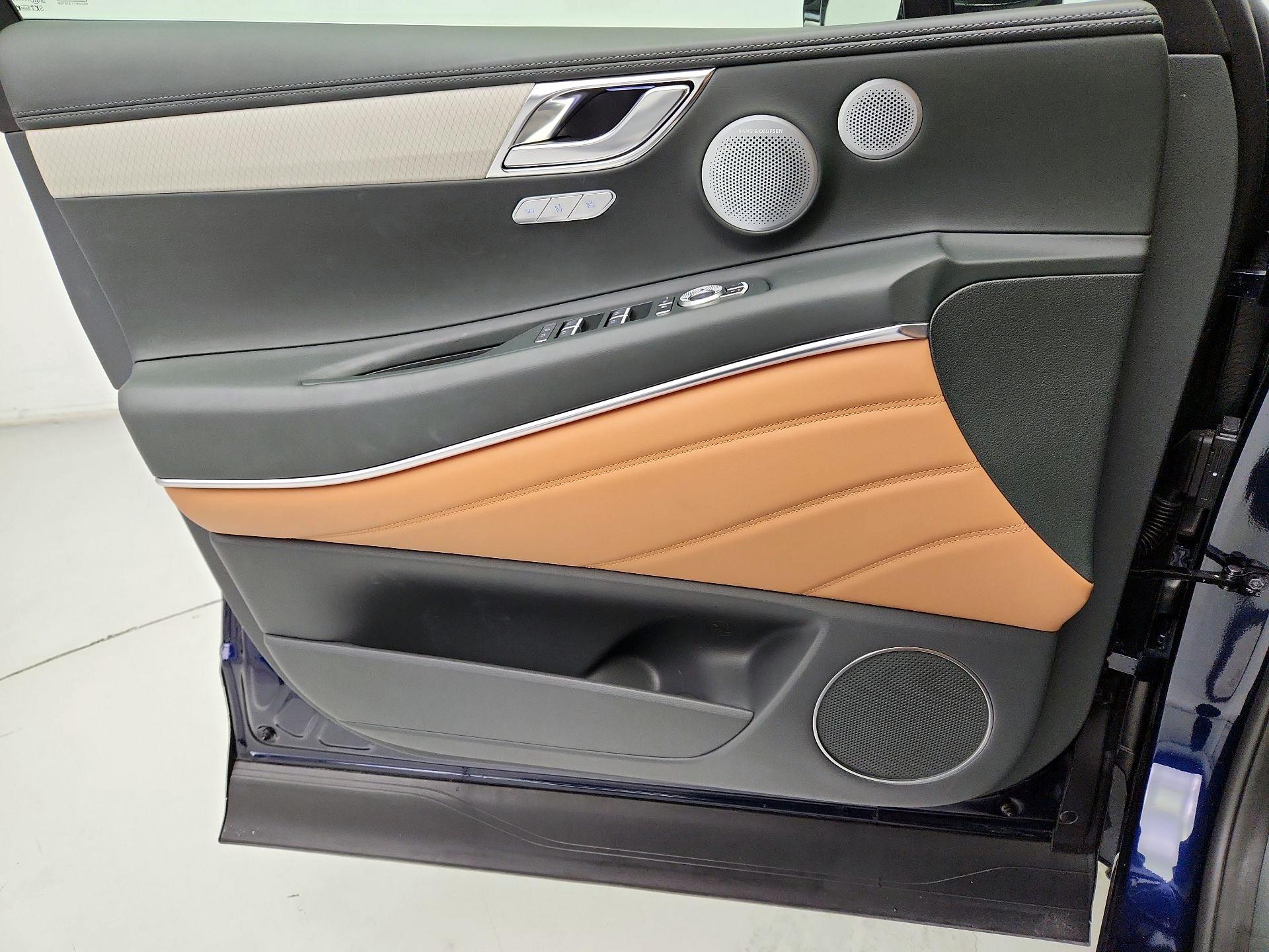 Thumbnail: 2025 Genesis GV80 - 12