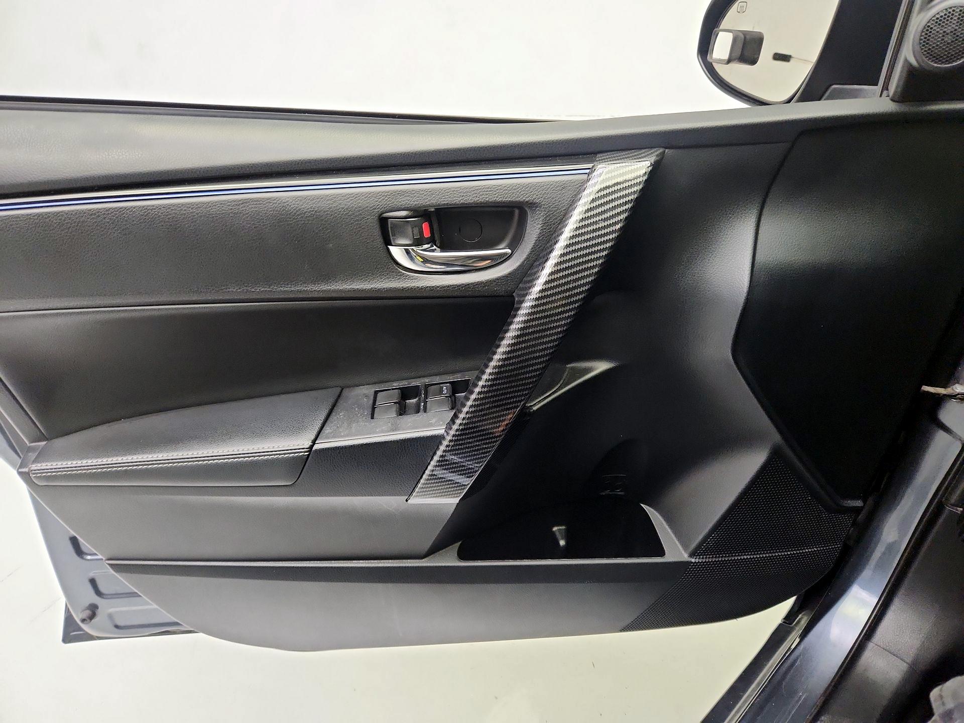 Thumbnail: 2017 Toyota Corolla - 12