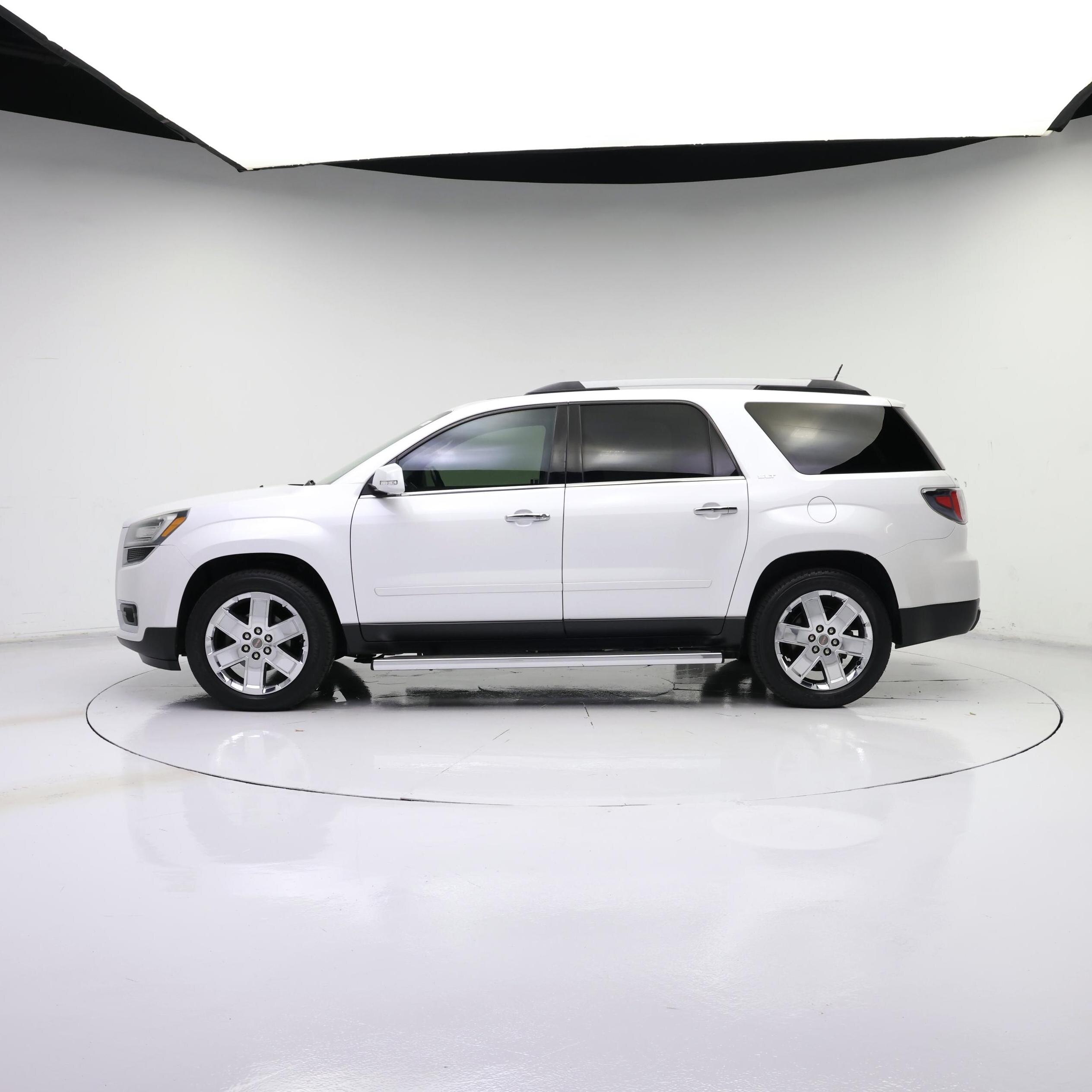 Thumbnail: 2017 GMC Acadia - 3