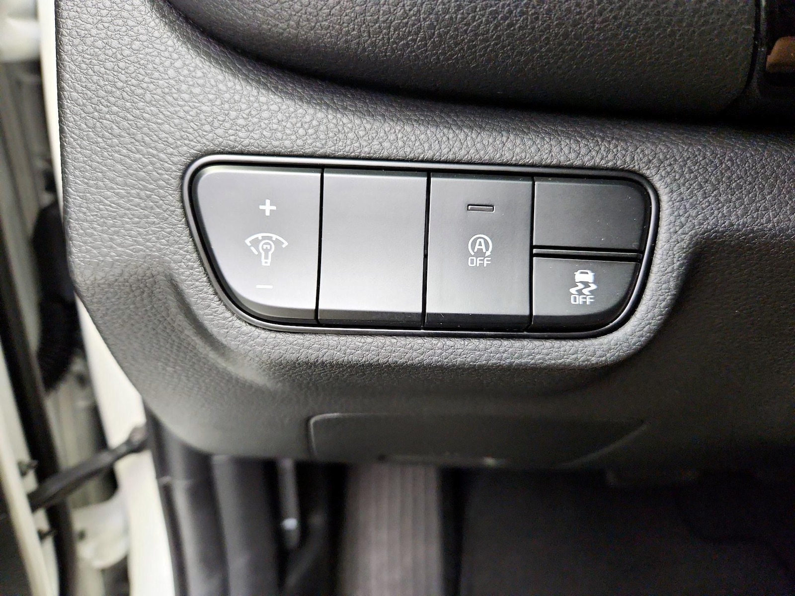 2024 Kia Seltos S - Photo 14
