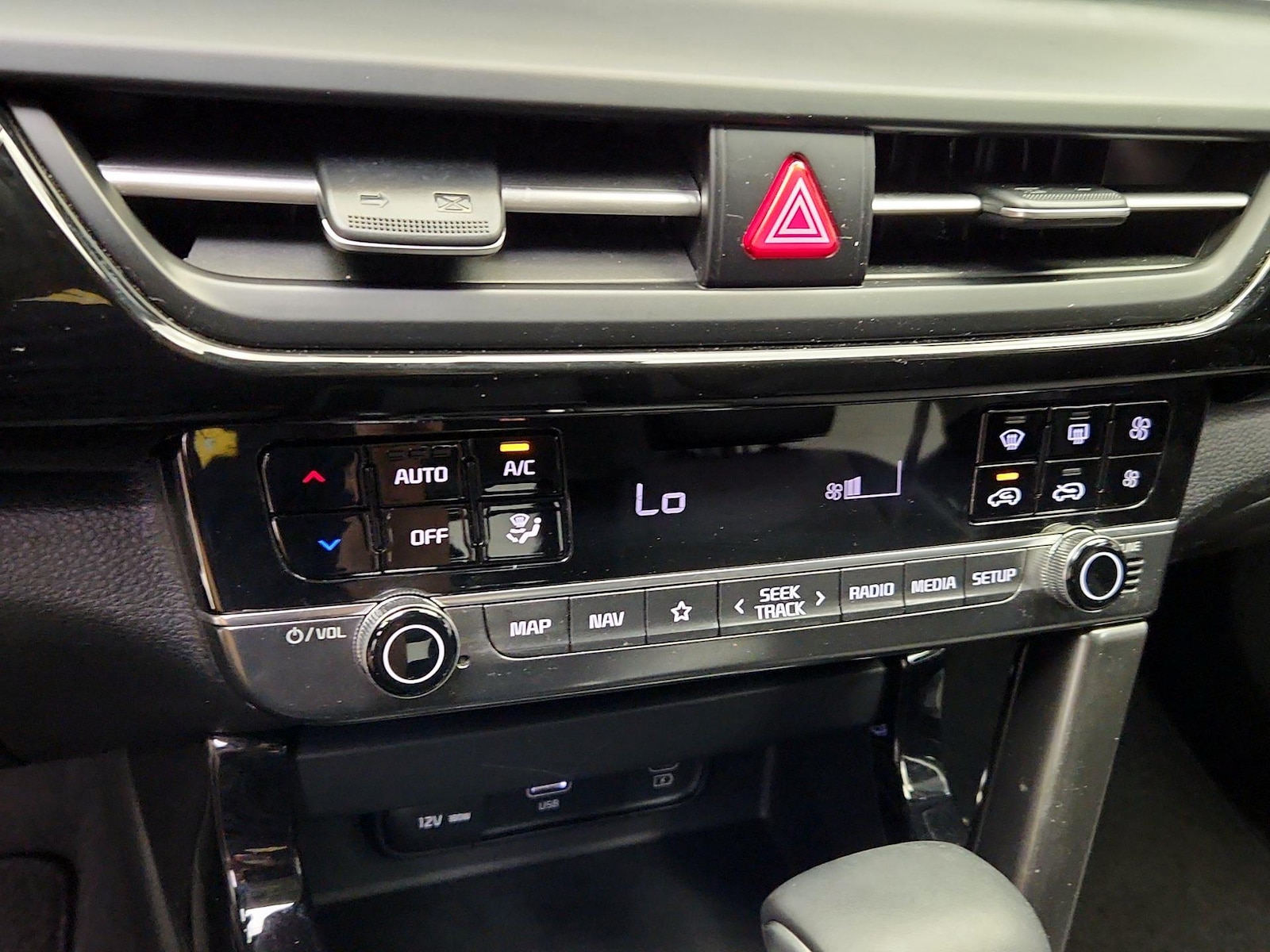 2024 Kia Seltos S - Photo 18