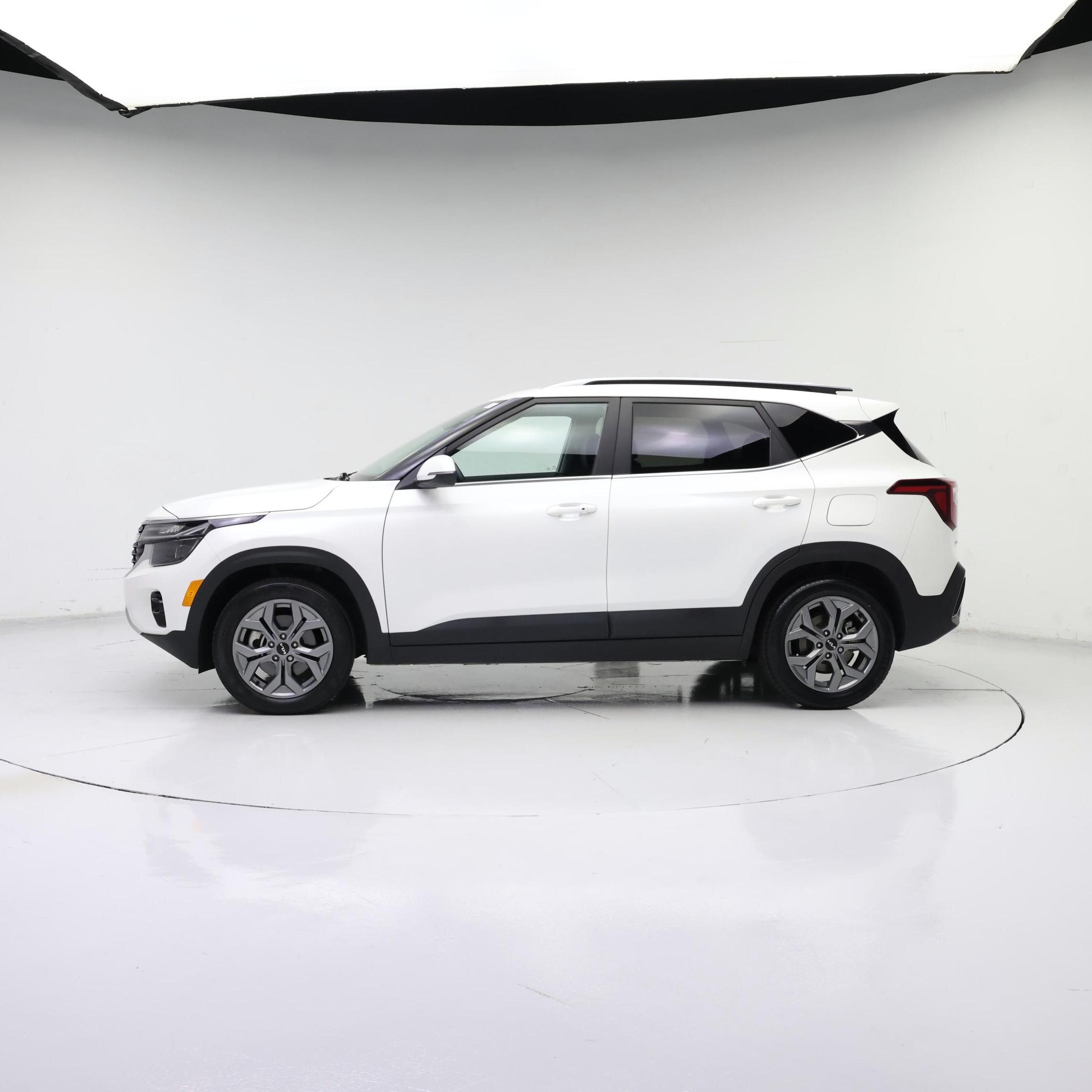 Thumbnail: 2024 Kia Seltos - 3