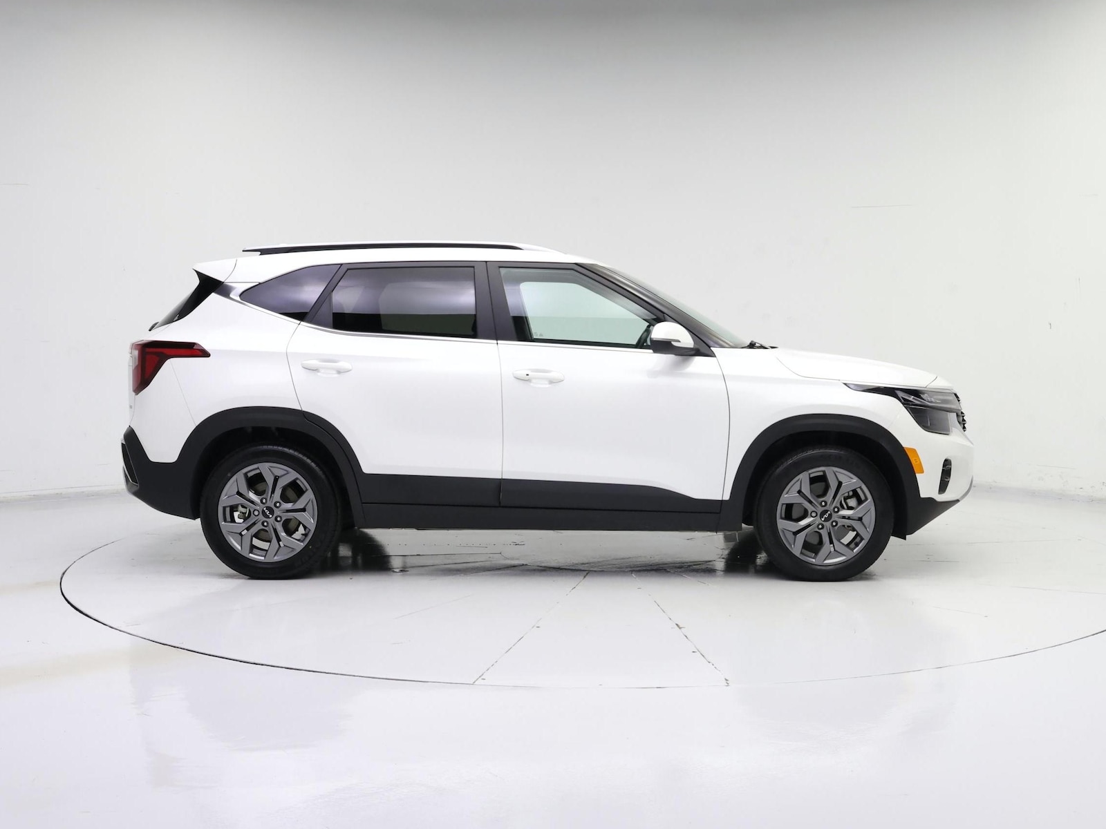 2024 Kia Seltos S - Photo 8