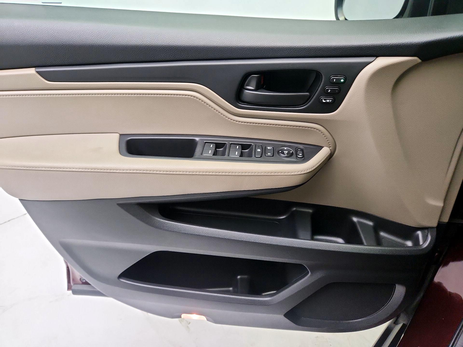 Thumbnail: 2018 Honda Odyssey - 10