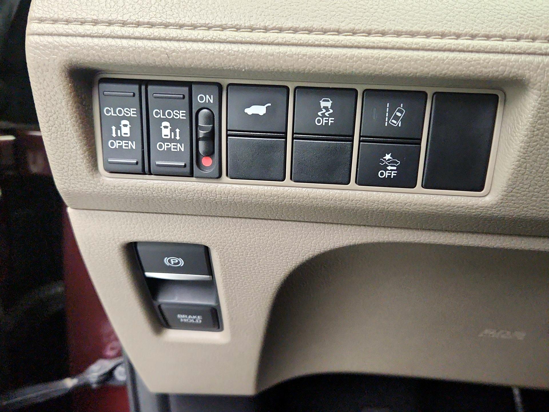 Thumbnail: 2018 Honda Odyssey - 11