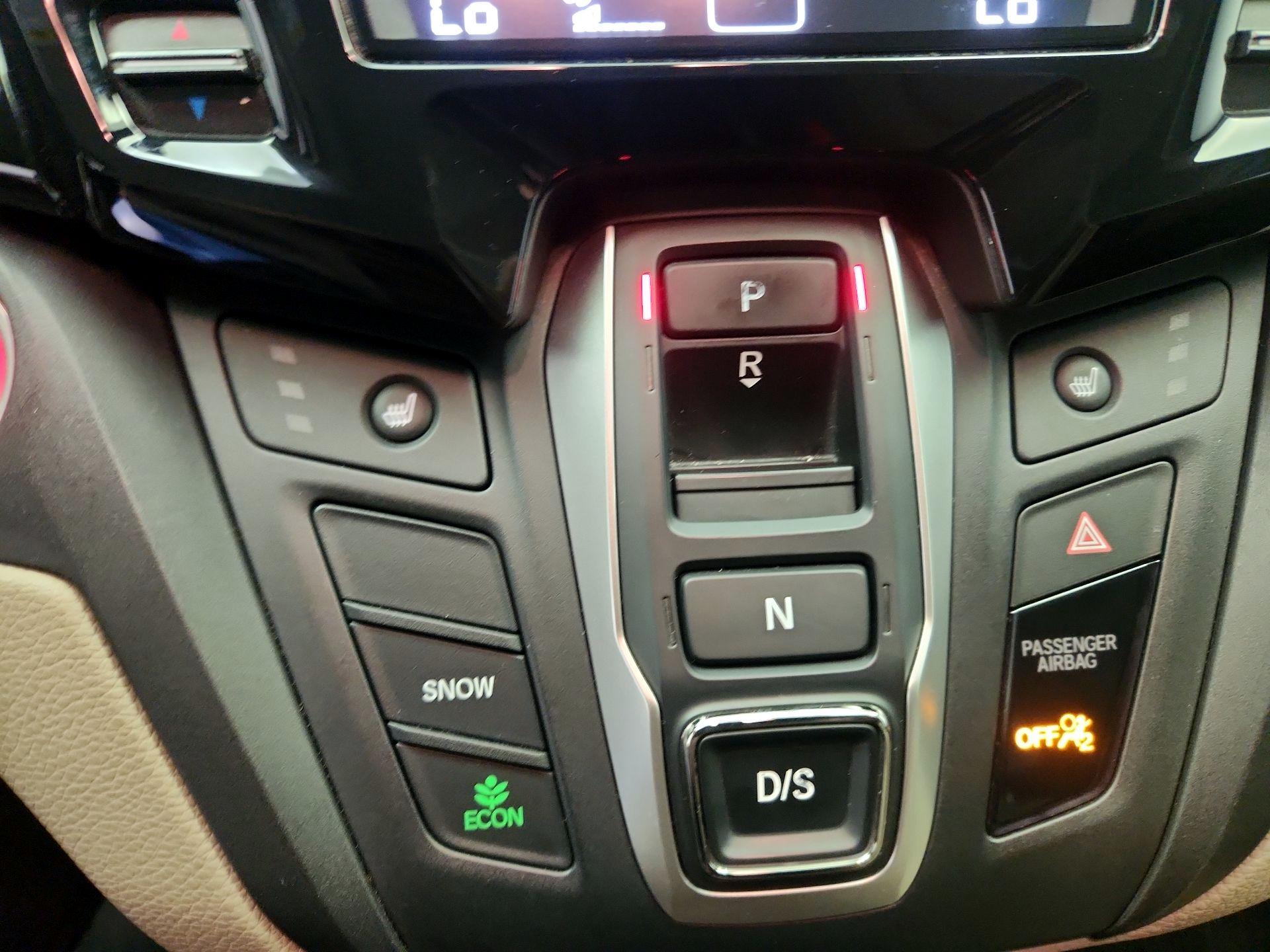 Thumbnail: 2018 Honda Odyssey - 16