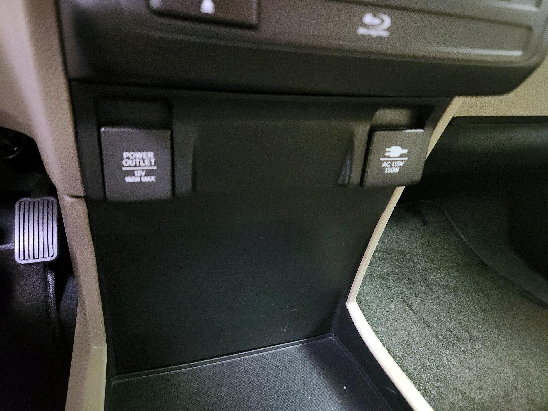 Thumbnail: 2018 Honda Odyssey - 17