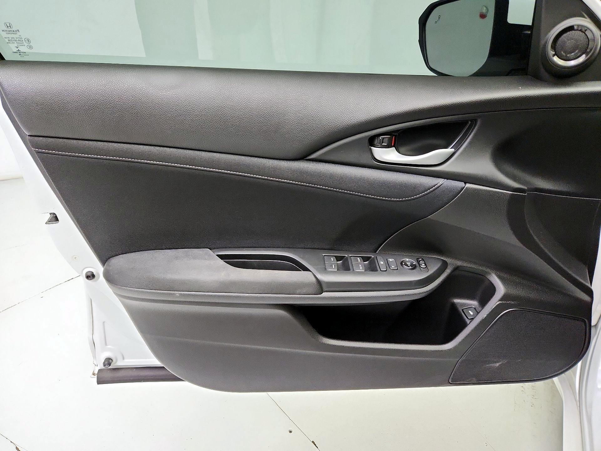 Thumbnail: 2021 Honda Insight - 12