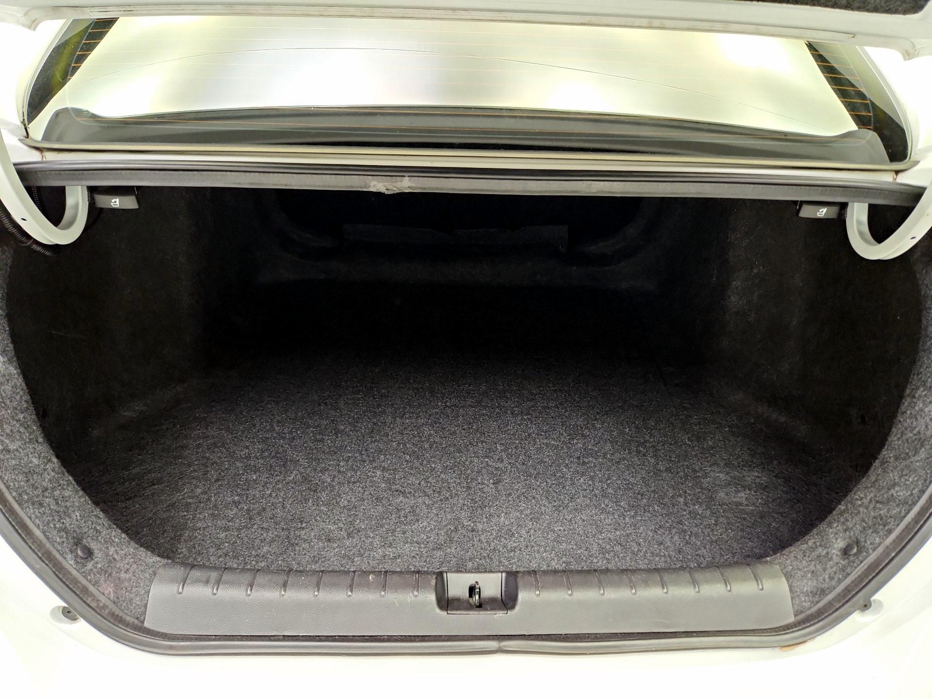 Thumbnail: 2021 Honda Insight - 20