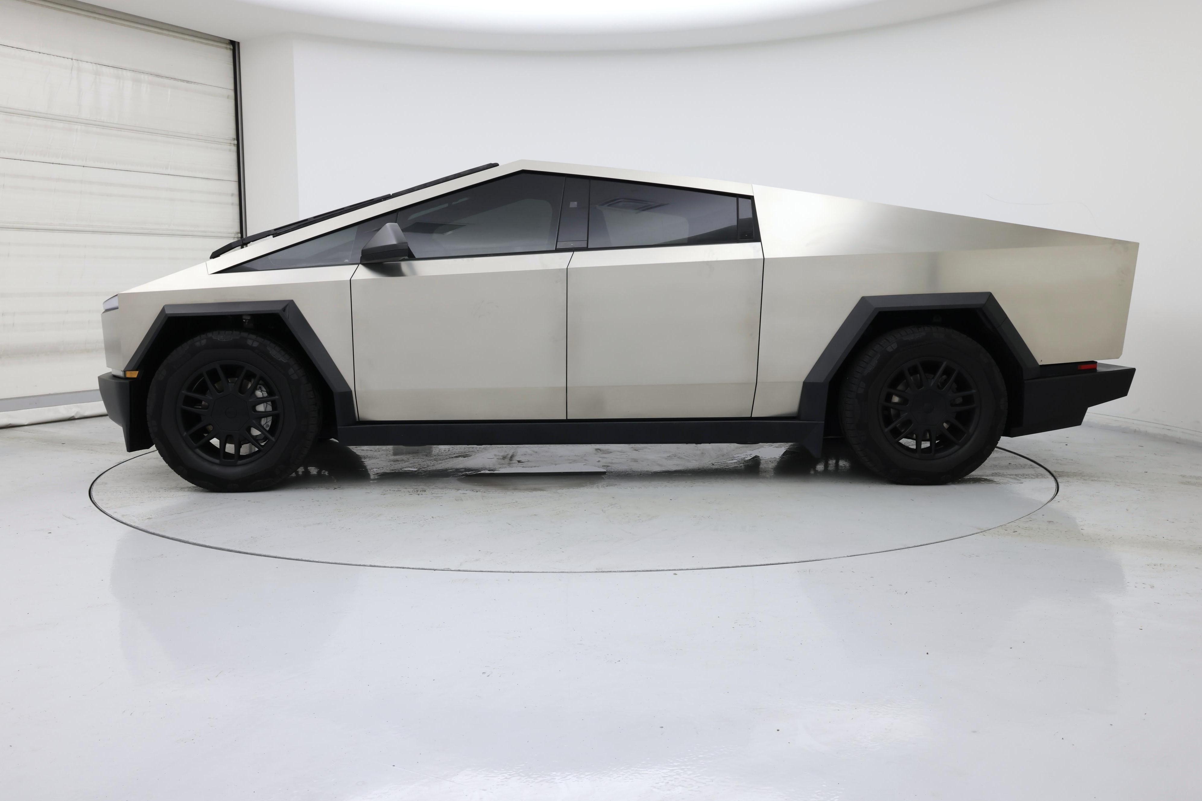 Thumbnail: 2024 Tesla Cybertruck - 3