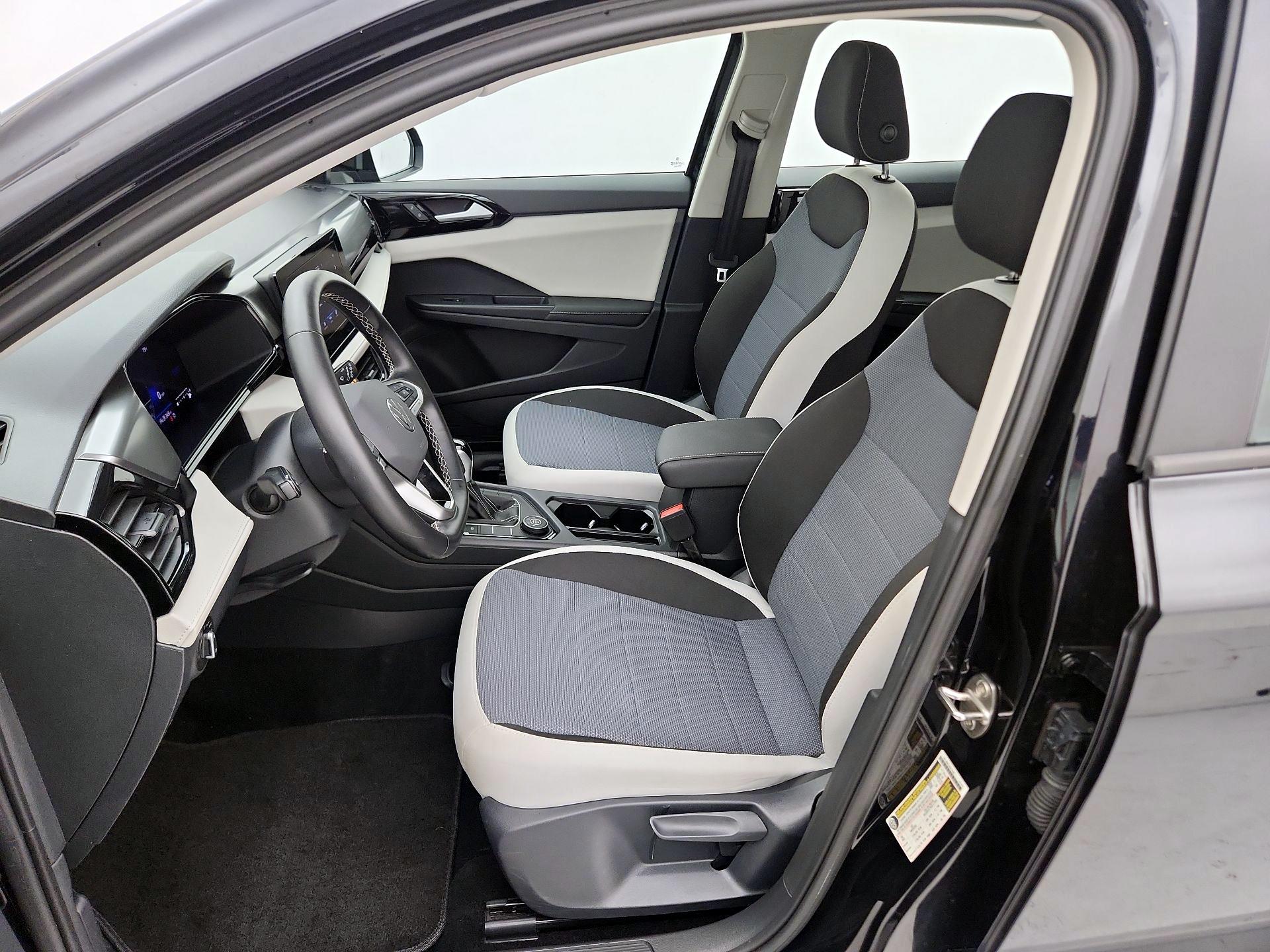 Thumbnail: 2025 Volkswagen Taos - 11