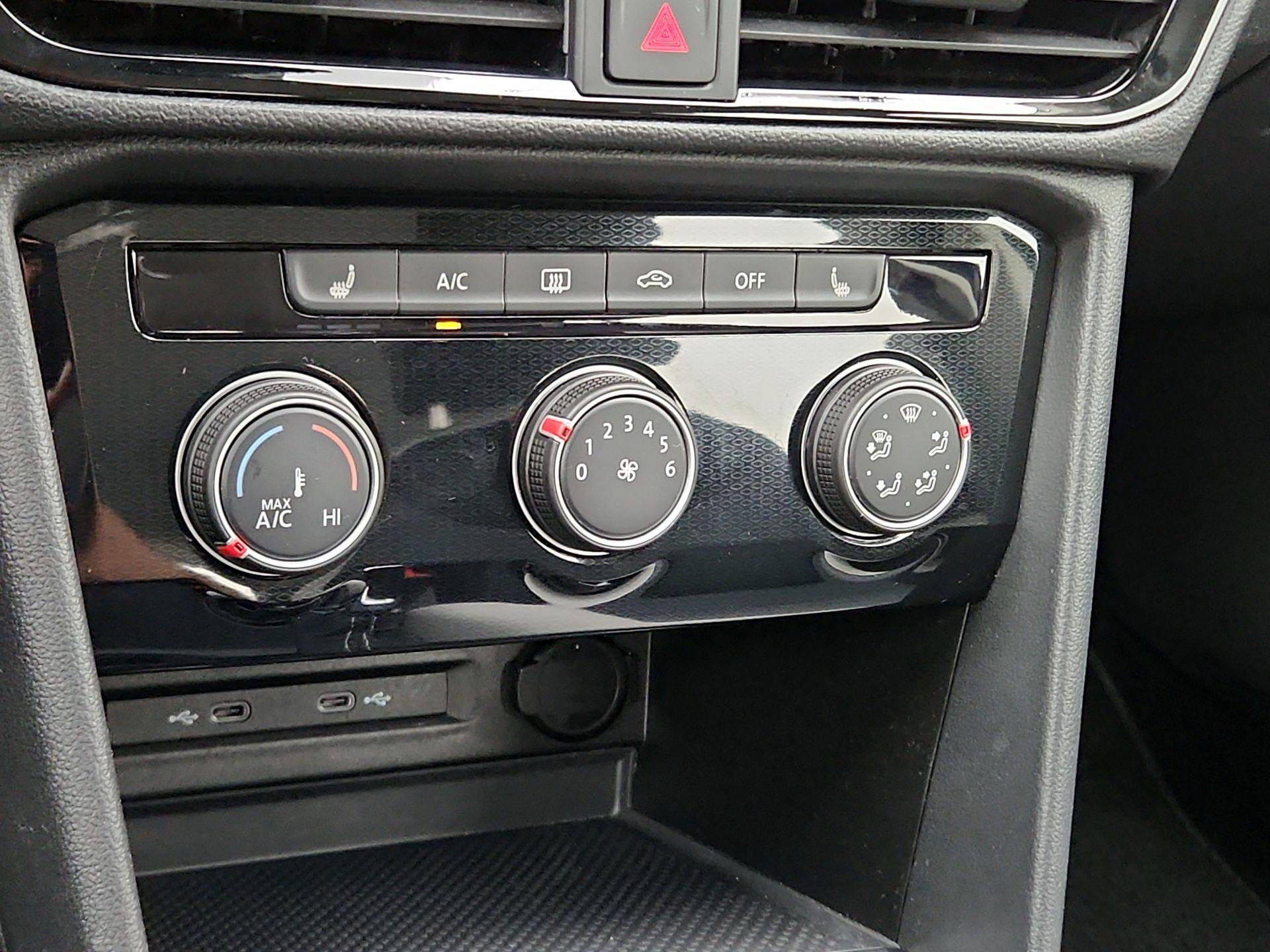 Thumbnail: 2025 Volkswagen Taos - 16