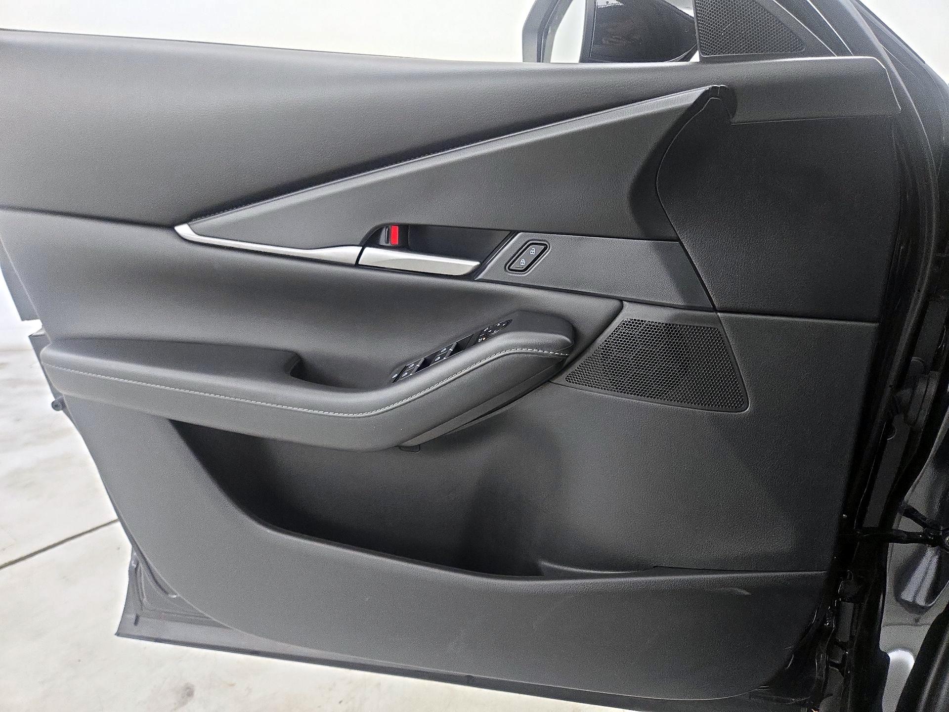 Thumbnail: 2023 Mazda CX-30 - 12