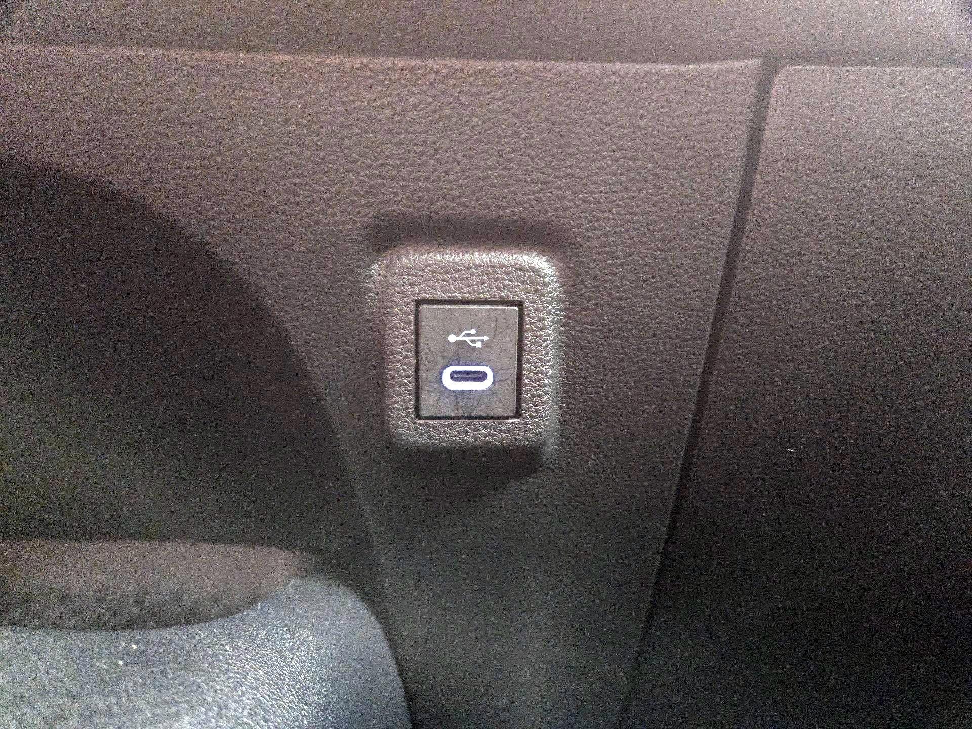 Thumbnail: 2025 Toyota Corolla - 18