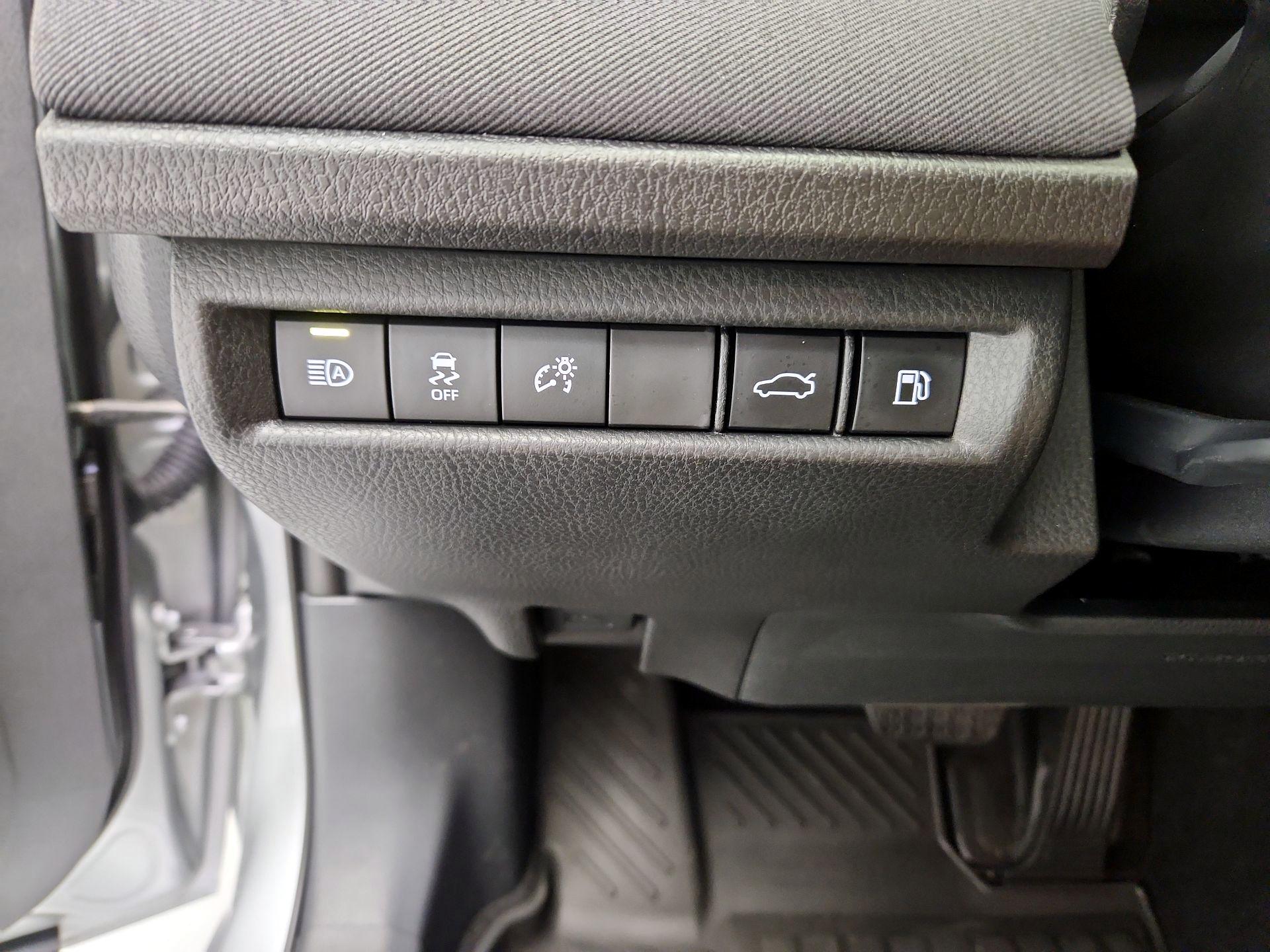 Thumbnail: 2025 Toyota Camry - 13