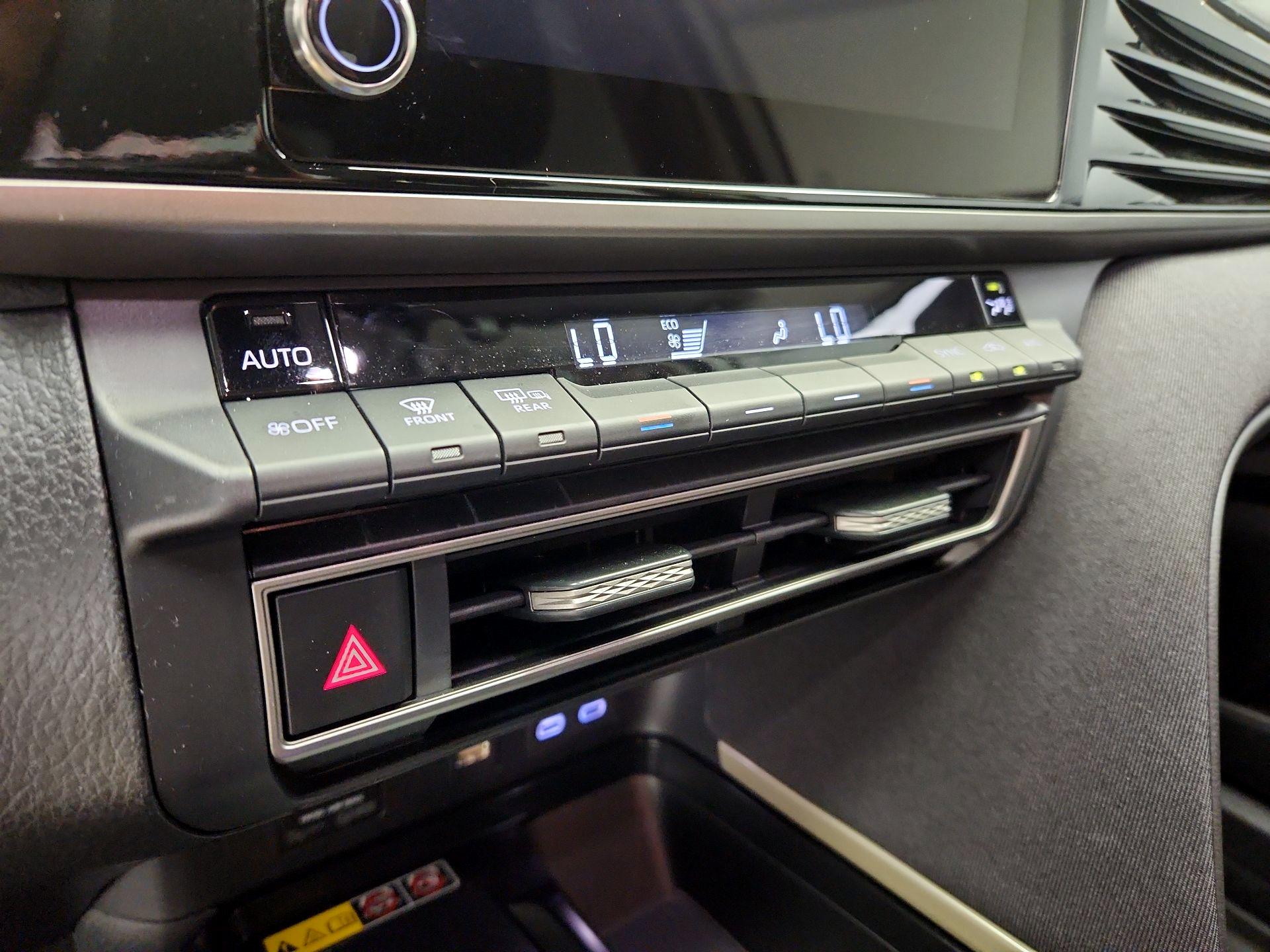 Thumbnail: 2025 Toyota Camry - 16