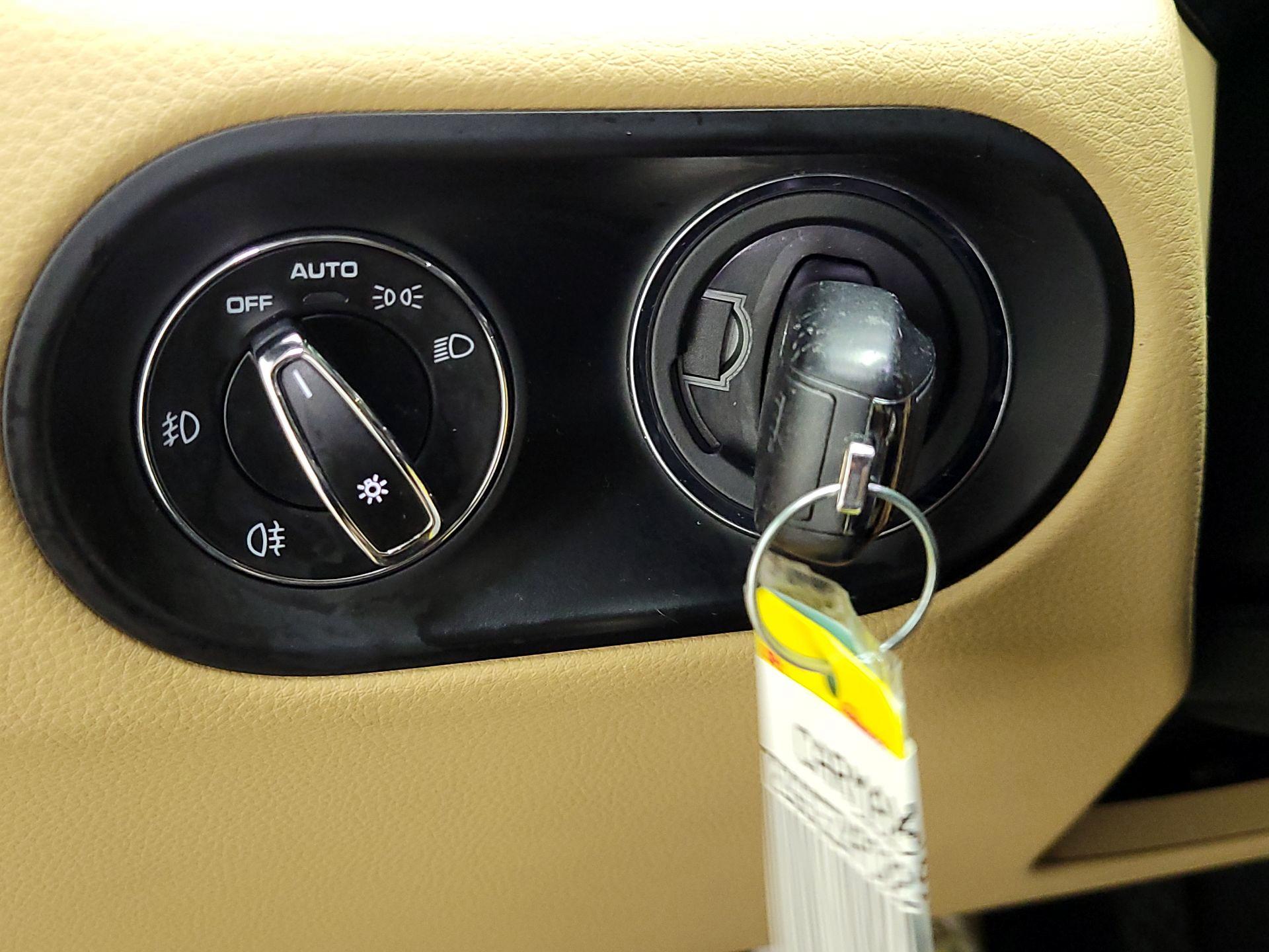 Thumbnail: 2018 Porsche Macan - 13