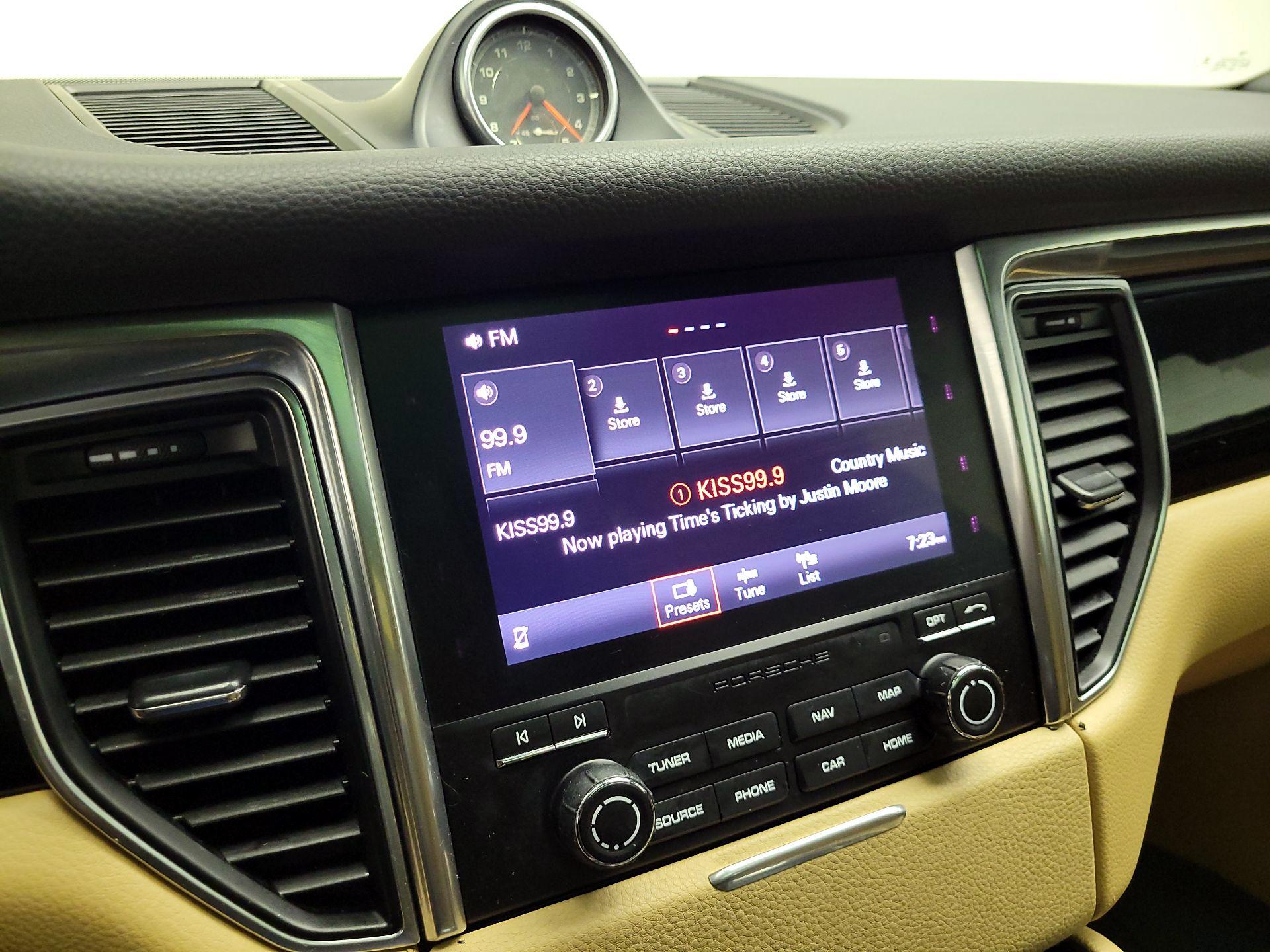 Thumbnail: 2018 Porsche Macan - 16