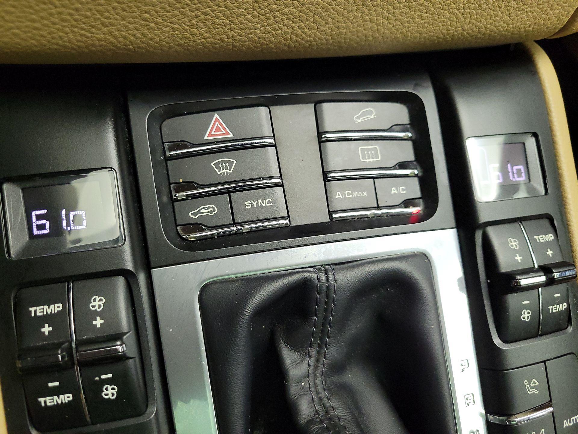 Thumbnail: 2018 Porsche Macan - 17