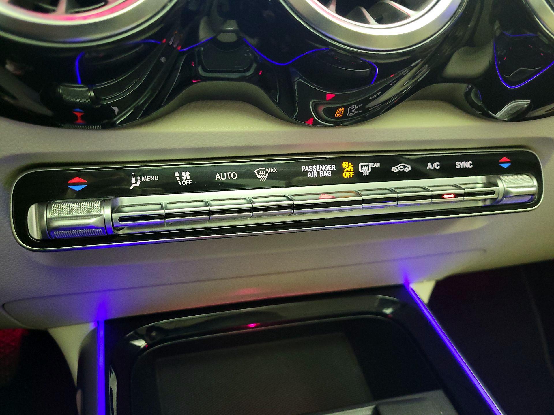 Thumbnail: 2022 Mercedes-Benz GLB - 16