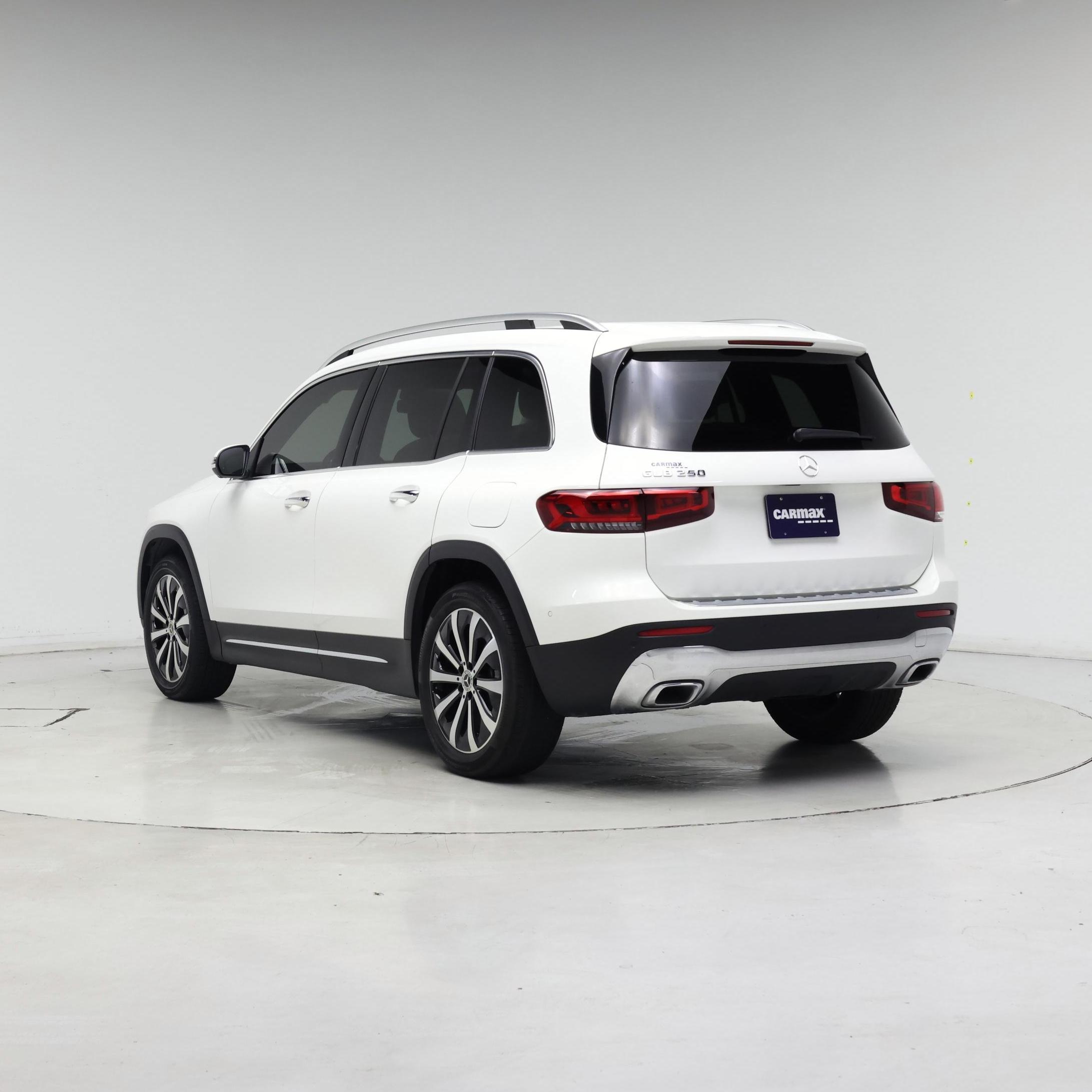 Thumbnail: 2022 Mercedes-Benz GLB - 2