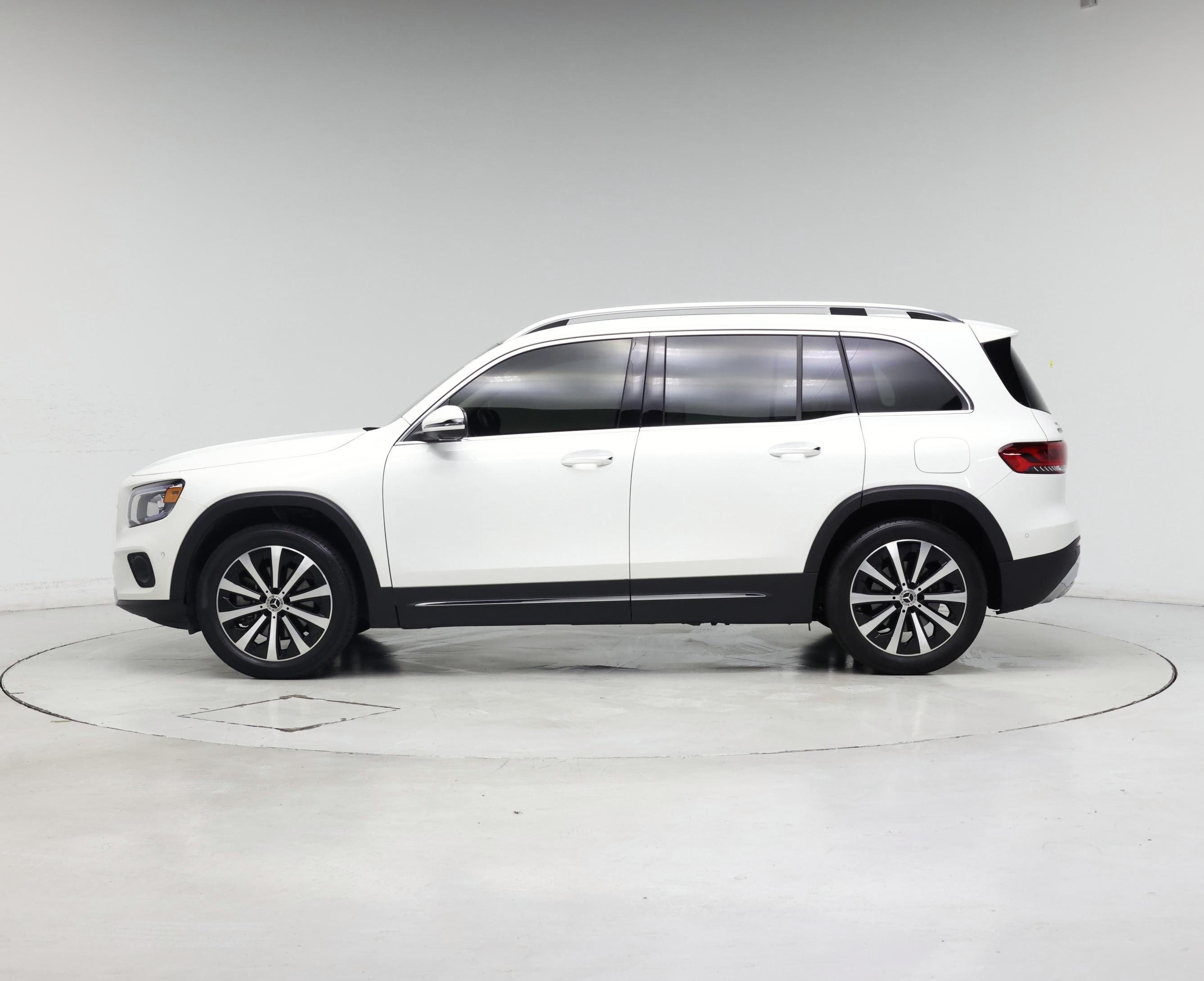 Thumbnail: 2022 Mercedes-Benz GLB - 3