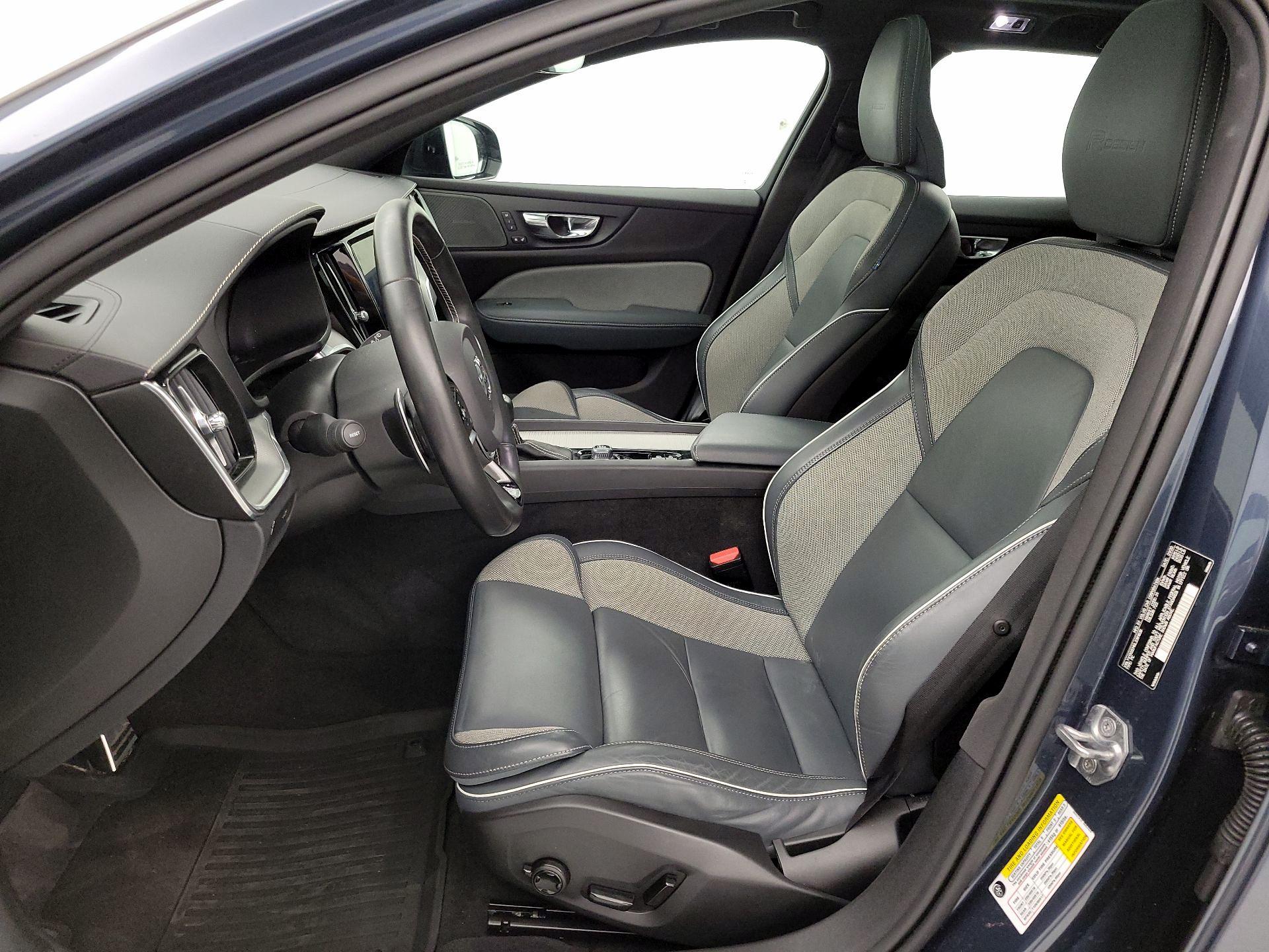 Thumbnail: 2020 Volvo V60 - 11