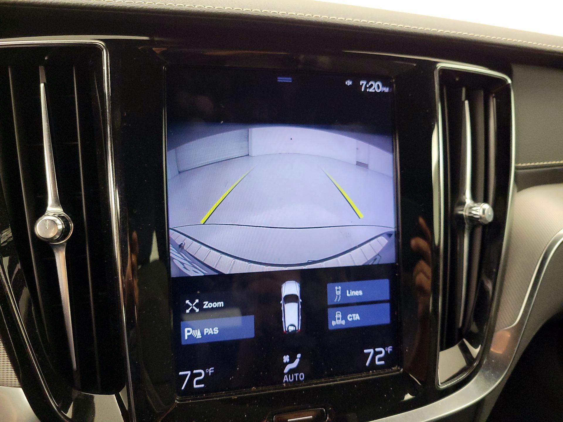 Thumbnail: 2020 Volvo V60 - 15