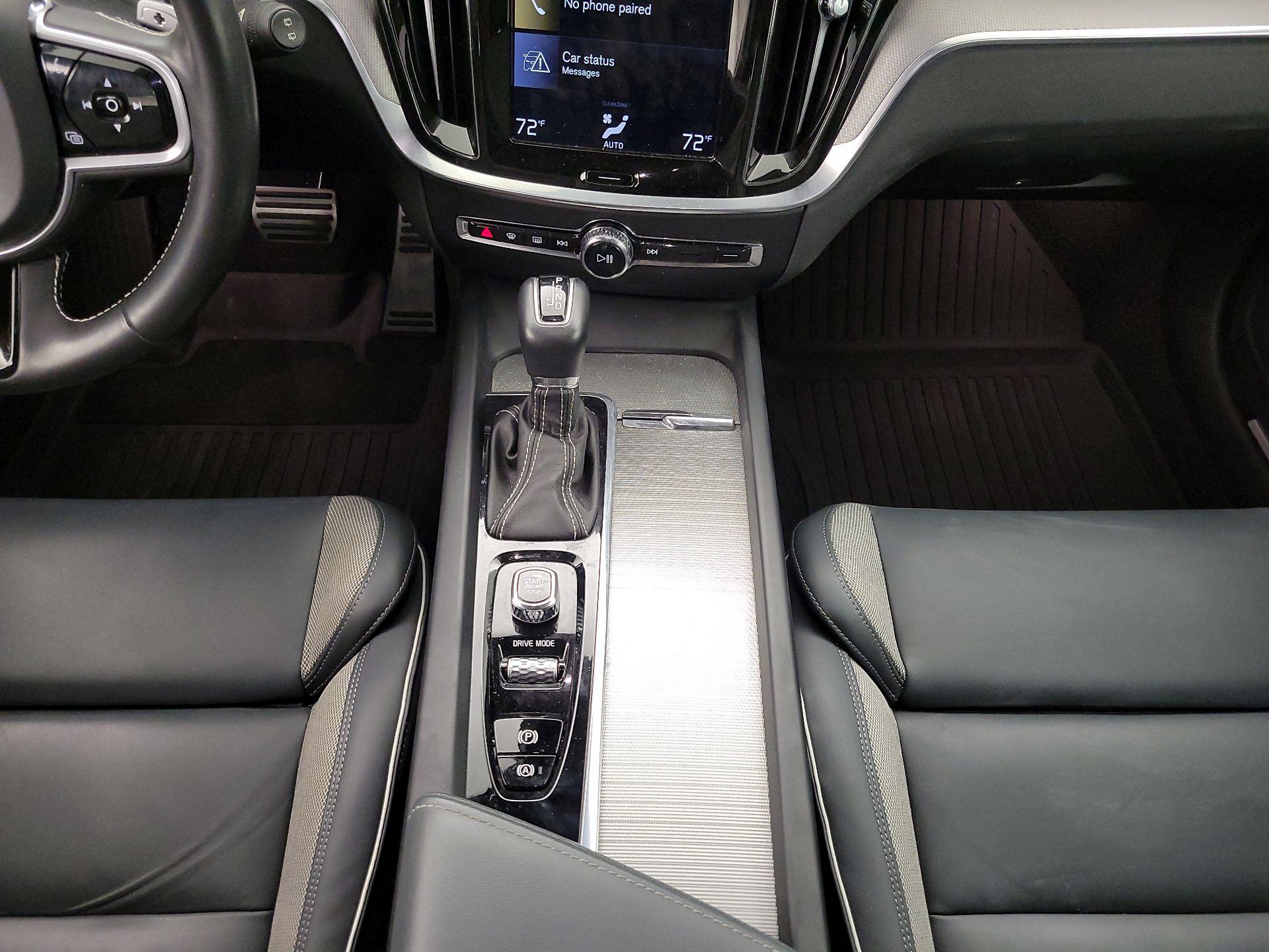 Thumbnail: 2020 Volvo V60 - 18