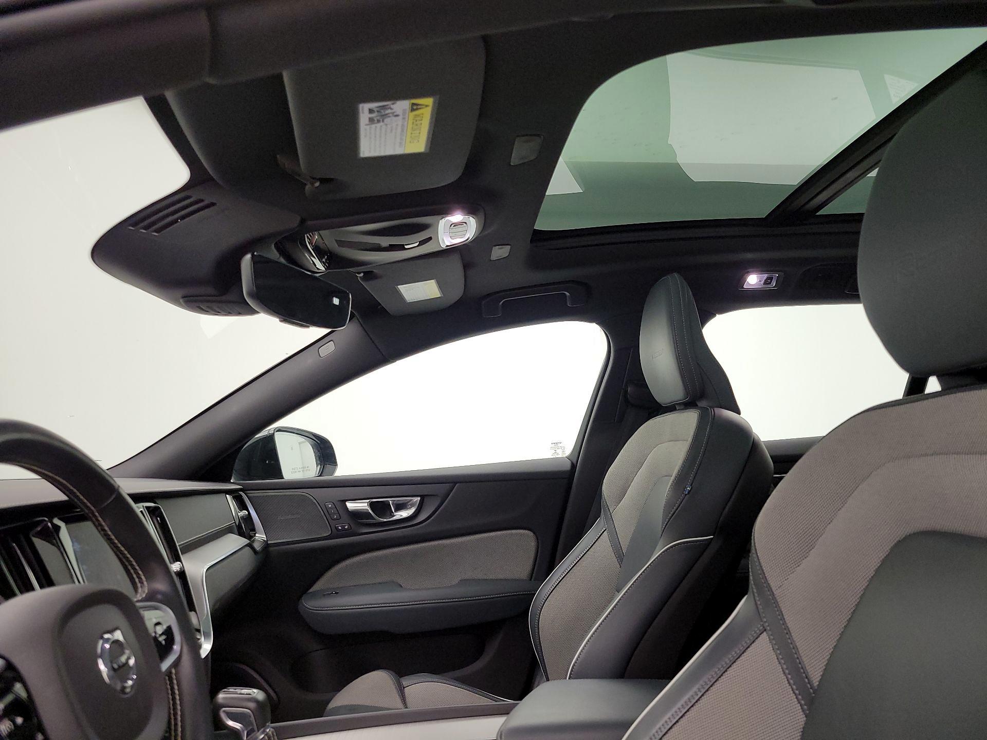 Thumbnail: 2020 Volvo V60 - 20