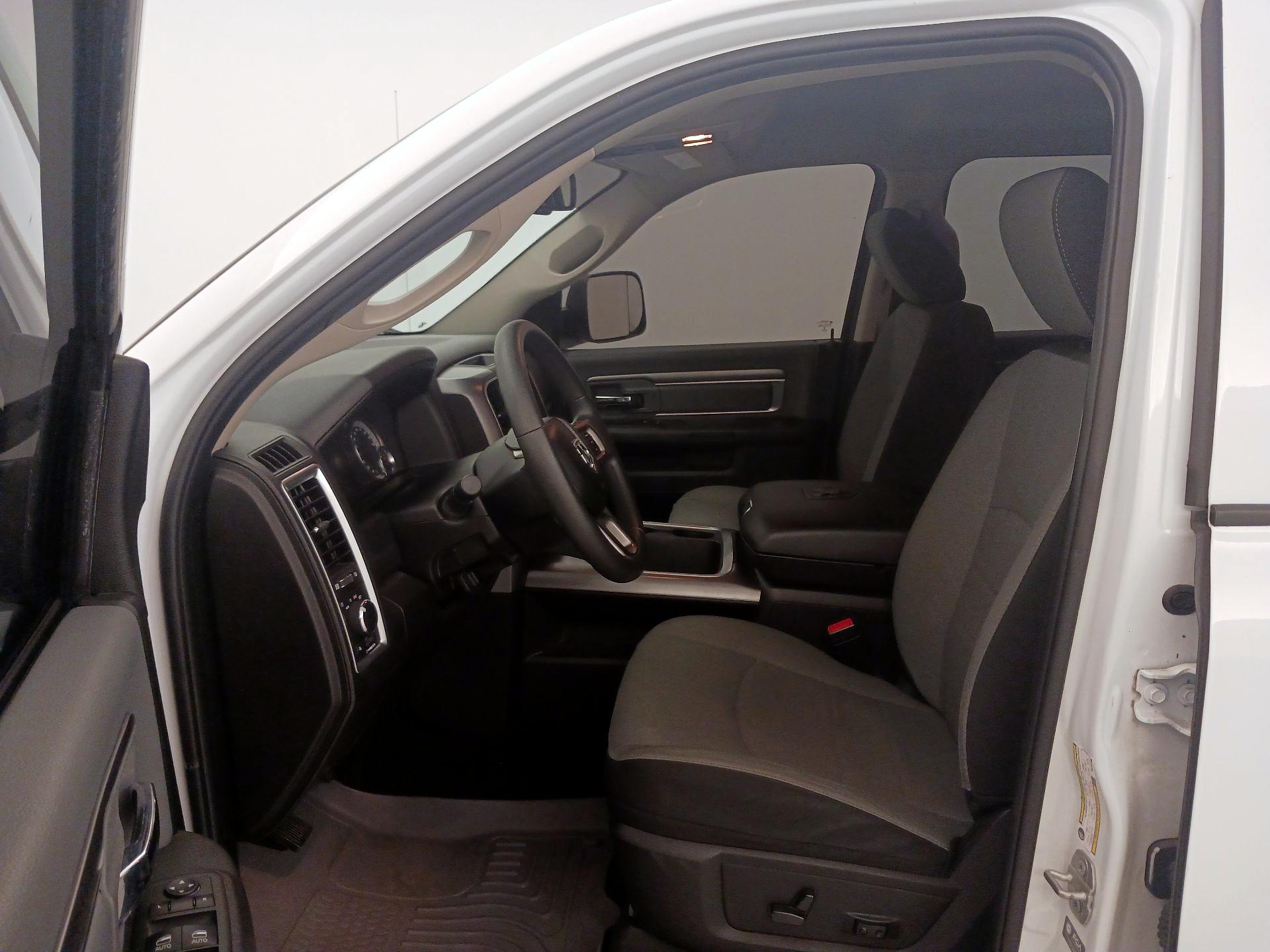 Thumbnail: 2022 RAM 1500 Classic - 11