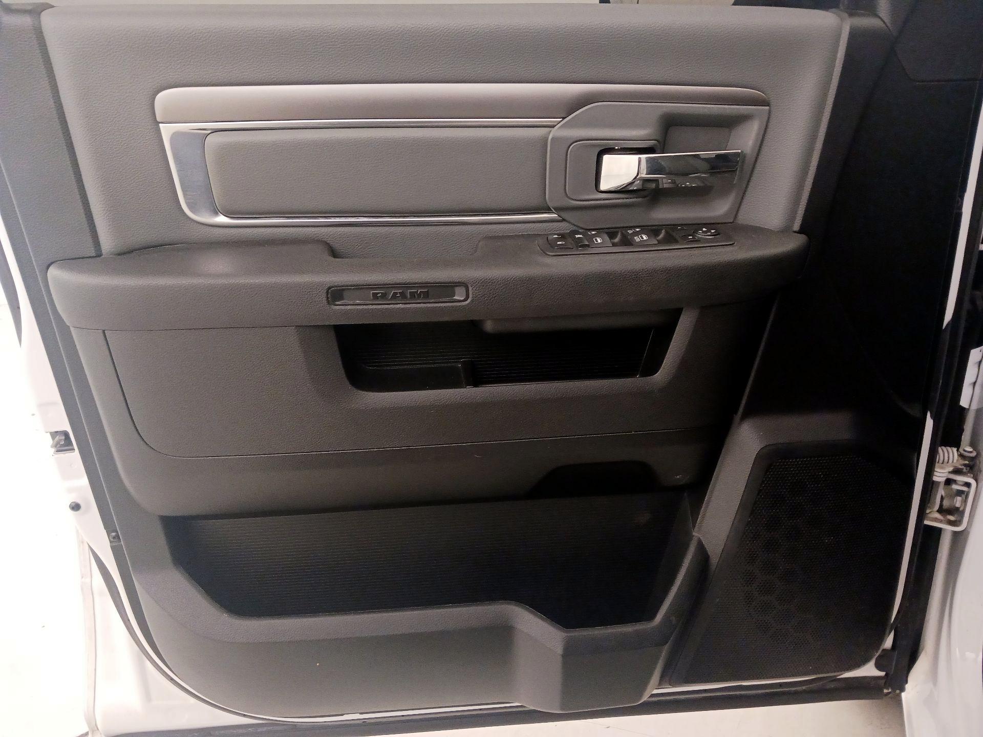 Thumbnail: 2022 RAM 1500 Classic - 12