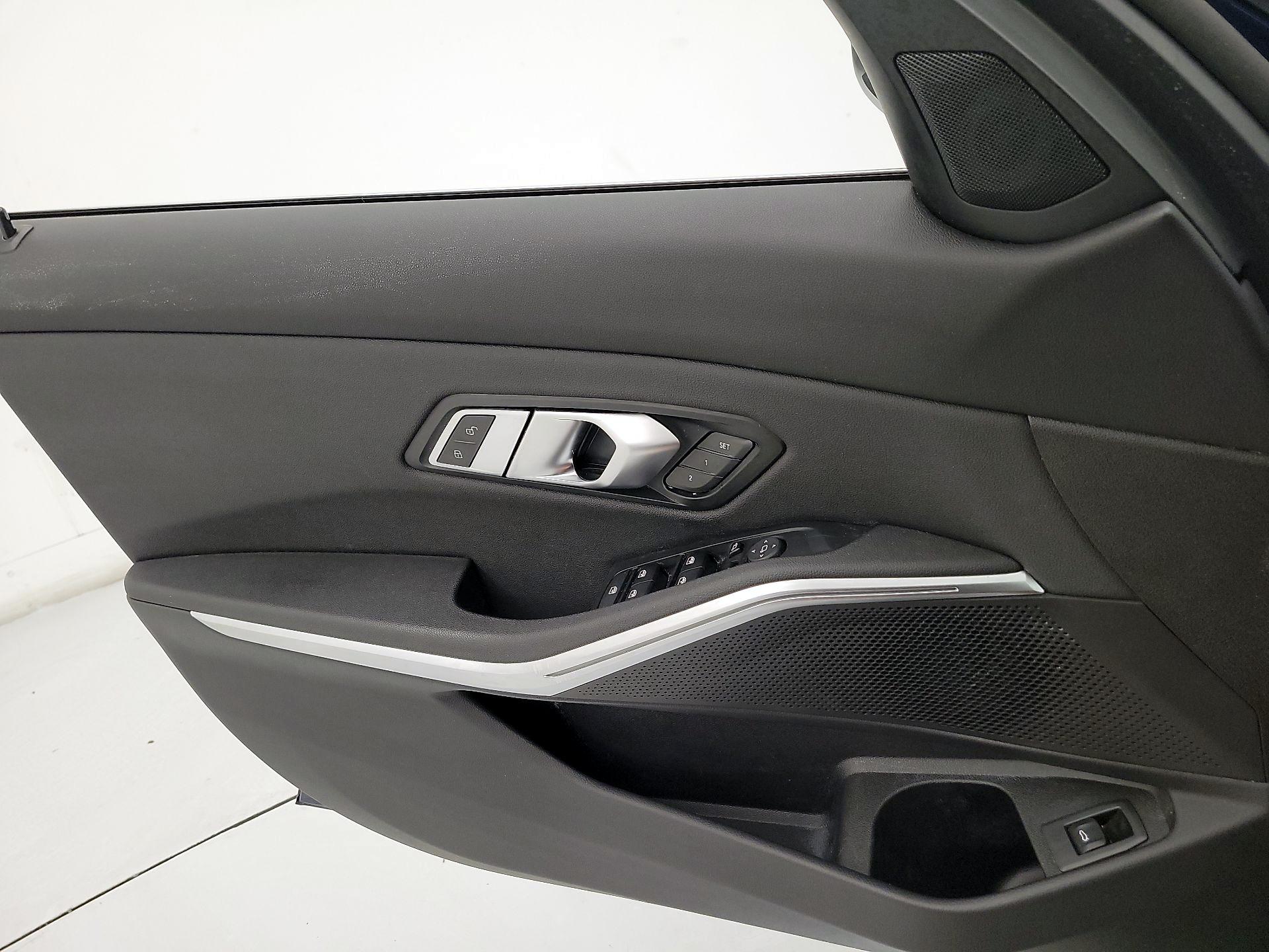 Thumbnail: 2021 BMW 3 Series - 12