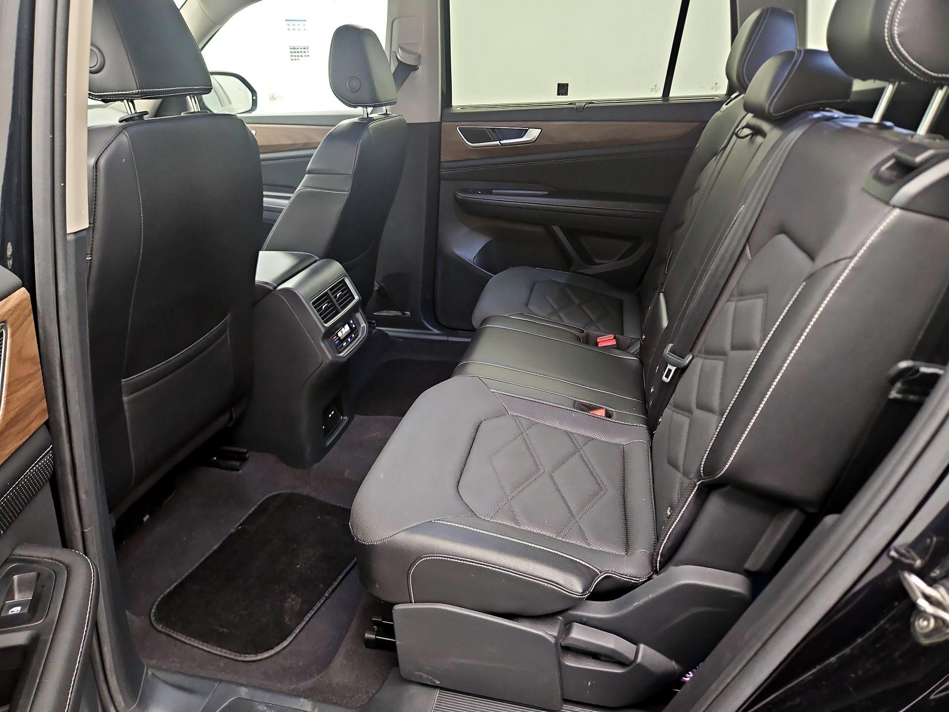 Thumbnail: 2024 Volkswagen Atlas - 16