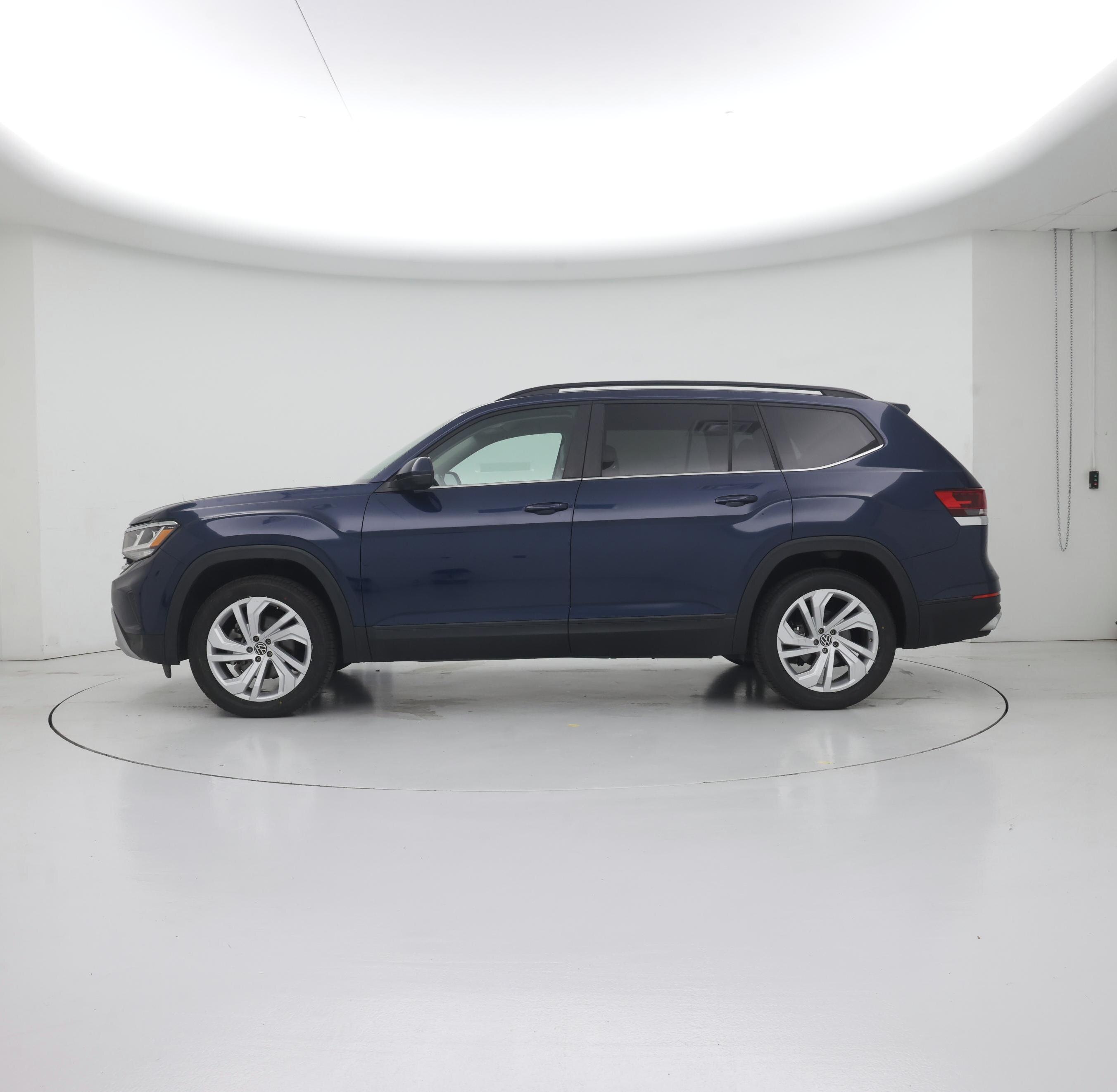 Thumbnail: 2022 Volkswagen Atlas - 3