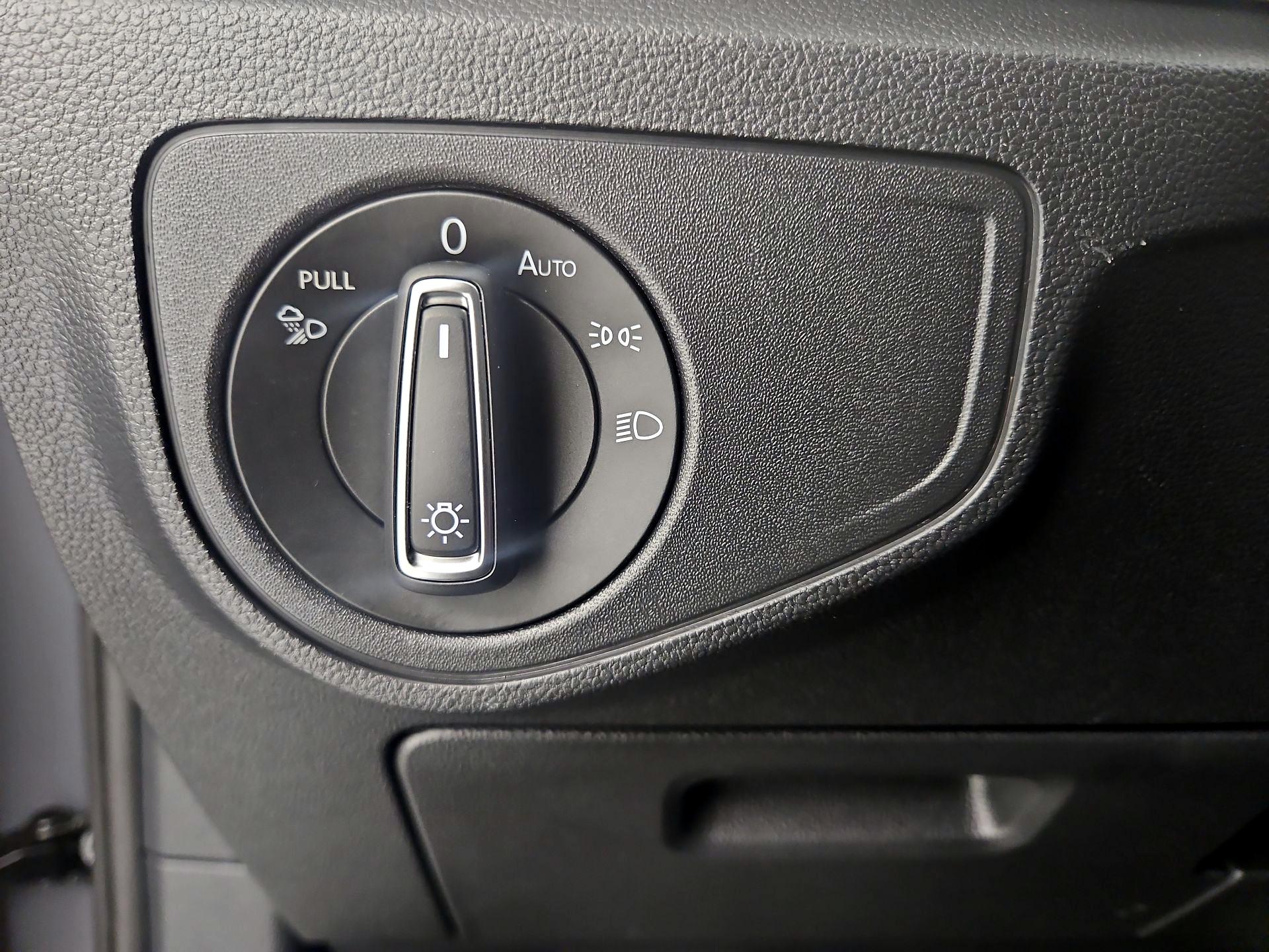 Thumbnail: 2021 Volkswagen Atlas - 13