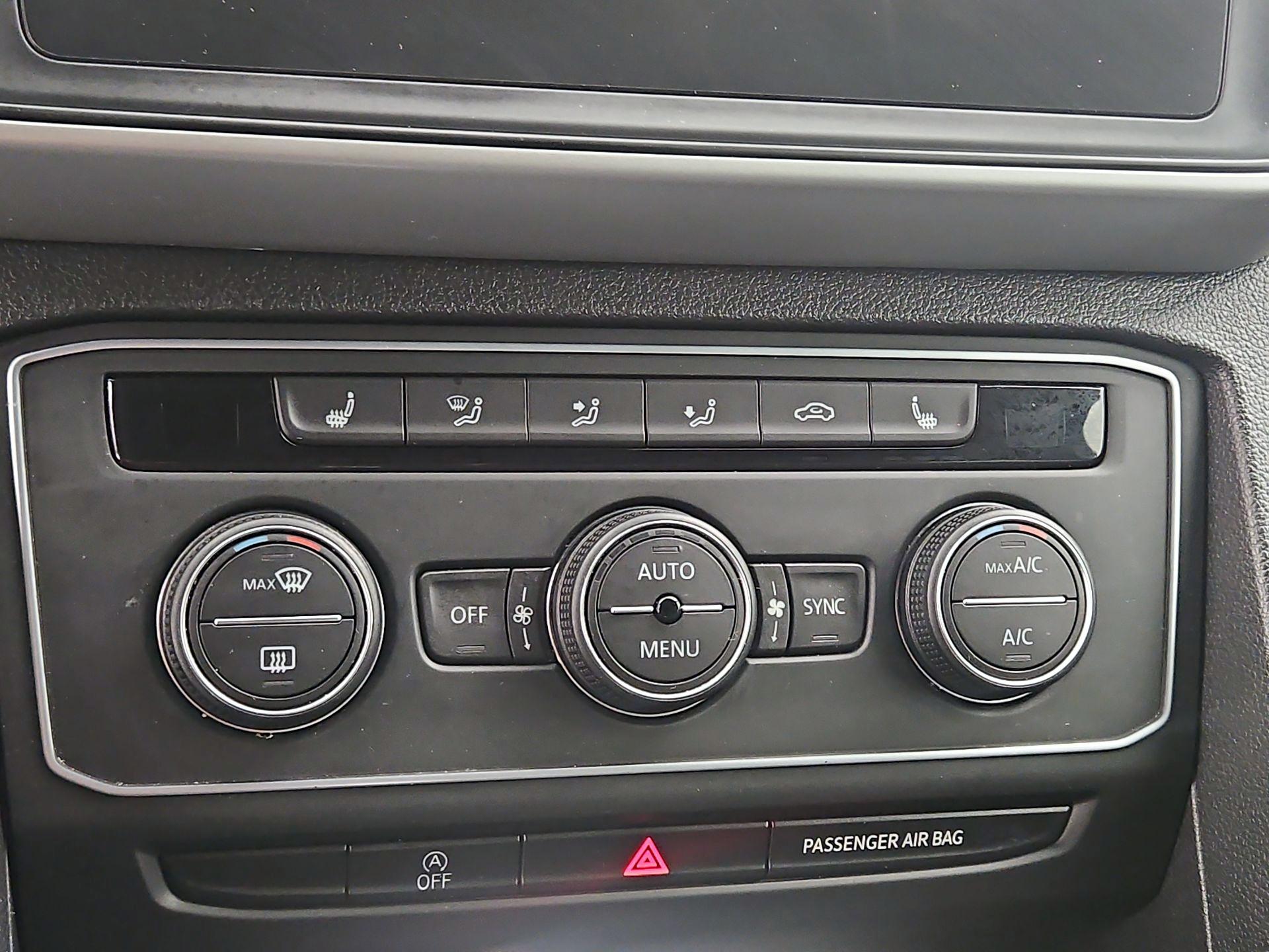 Thumbnail: 2021 Volkswagen Atlas - 16